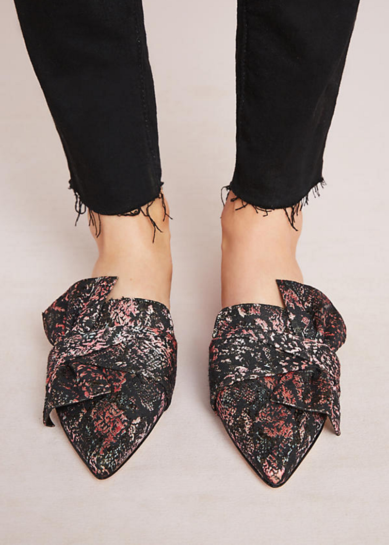 The season of stylish flats is here! Fall shoe love: Schutz Dana Jacquard Mules | glitterinc.com | @glitterinc