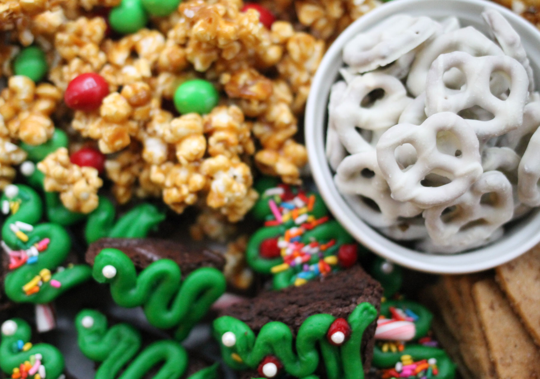 How to make the ultimate dessert snack board for the holidays; a.k.a., a sweet charcuterie spread. | glitterinc.com | @glitterinc