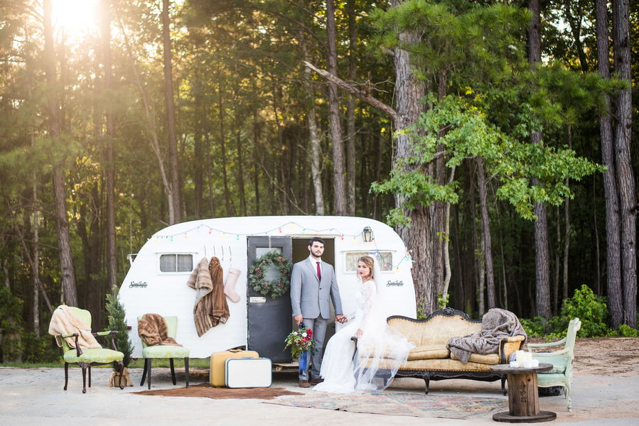 I'm Dreaming of a Boho Christmas - Bohemian Holiday Styled Shoot. | Christa Summers Photography | glitterinc.com | @glitterinc