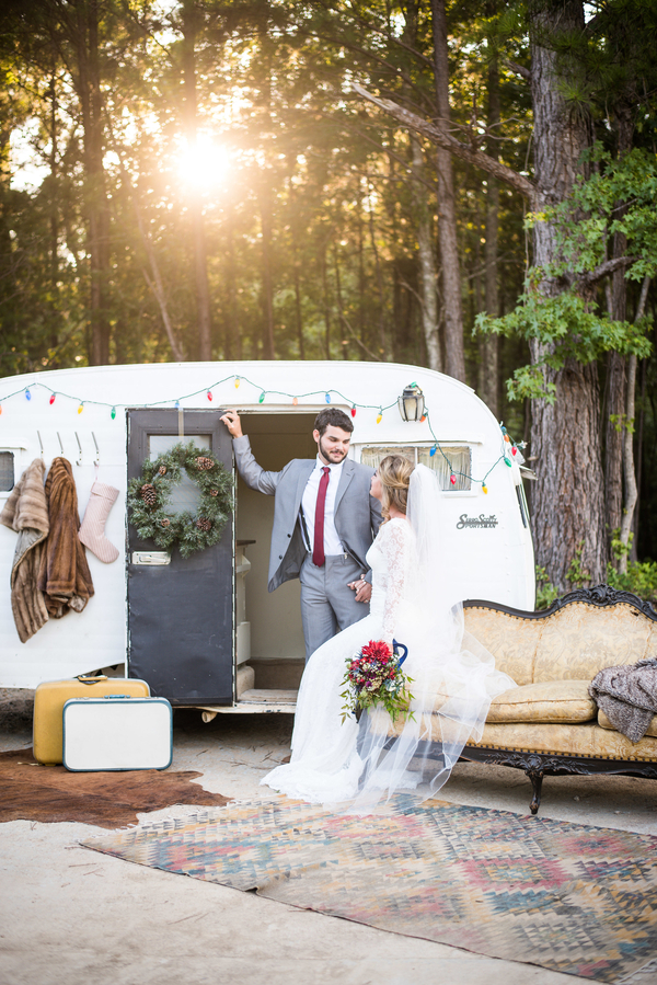 I'm Dreaming of a Boho Christmas - Bohemian Holiday Styled Shoot. | Christa Summers Photography | glitterinc.com | @glitterinc