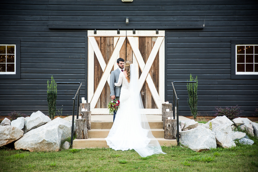 I'm Dreaming of a Boho Christmas - Bohemian Holiday Styled Shoot. | Christa Summers Photography | glitterinc.com | @glitterinc - Bohemian Christmas Wedding Ideas by wedding blogger Glitter, Inc.