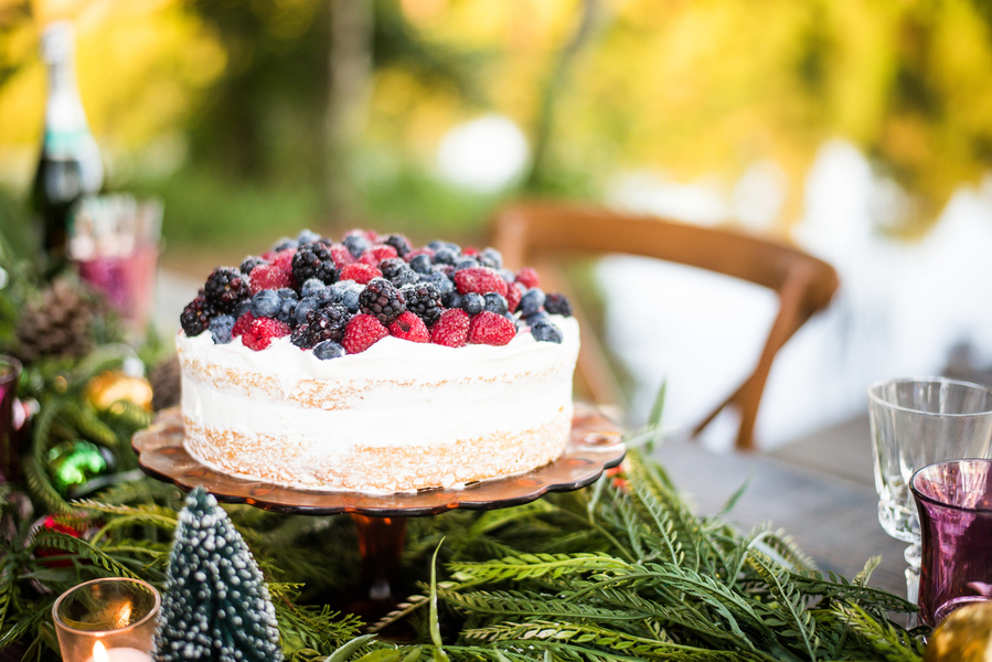 I'm Dreaming of a Boho Christmas - Bohemian Holiday Styled Shoot. | Christa Summers Photography | glitterinc.com | @glitterinc