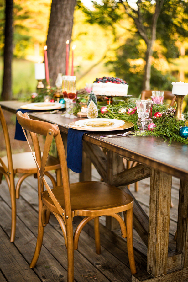 I'm Dreaming of a Boho Christmas - Bohemian Holiday Styled Shoot. | Christa Summers Photography | glitterinc.com | @glitterinc - Bohemian Christmas Wedding Ideas by wedding blogger Glitter, Inc.