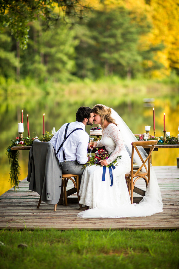 I'm Dreaming of a Boho Christmas - Bohemian Holiday Styled Shoot. | Christa Summers Photography | glitterinc.com | @glitterinc - Bohemian Christmas Wedding Ideas by wedding blogger Glitter, Inc.