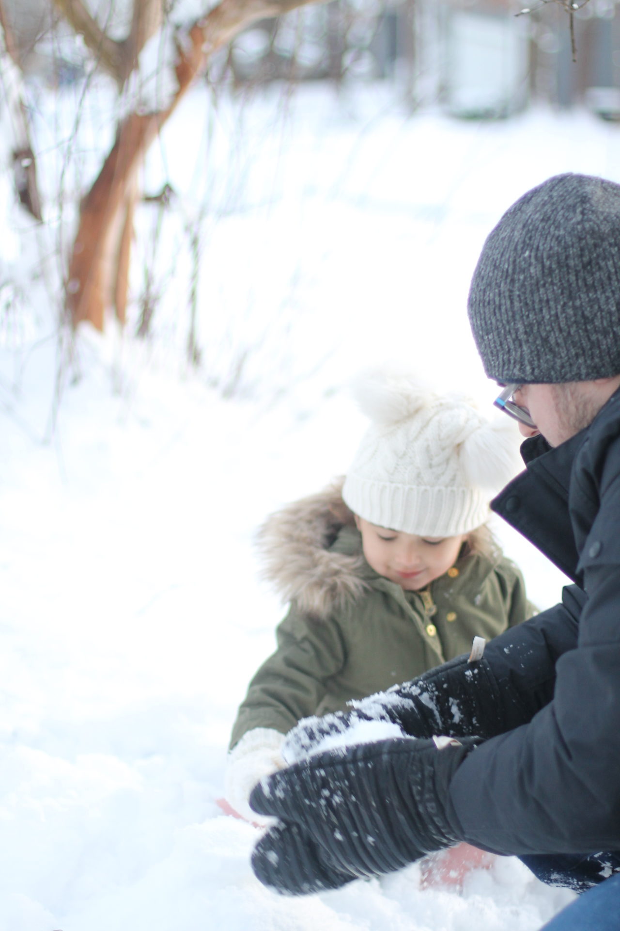 Lifestyle blogger Lexi of Glitter, Inc. shares adorable family photos from their recent snow day(s) in North Carolina. | glitterinc.com | @glitterinc - Snow Days in North Carolina by popular North Carolina lifestyle blogger Glitter, Inc.