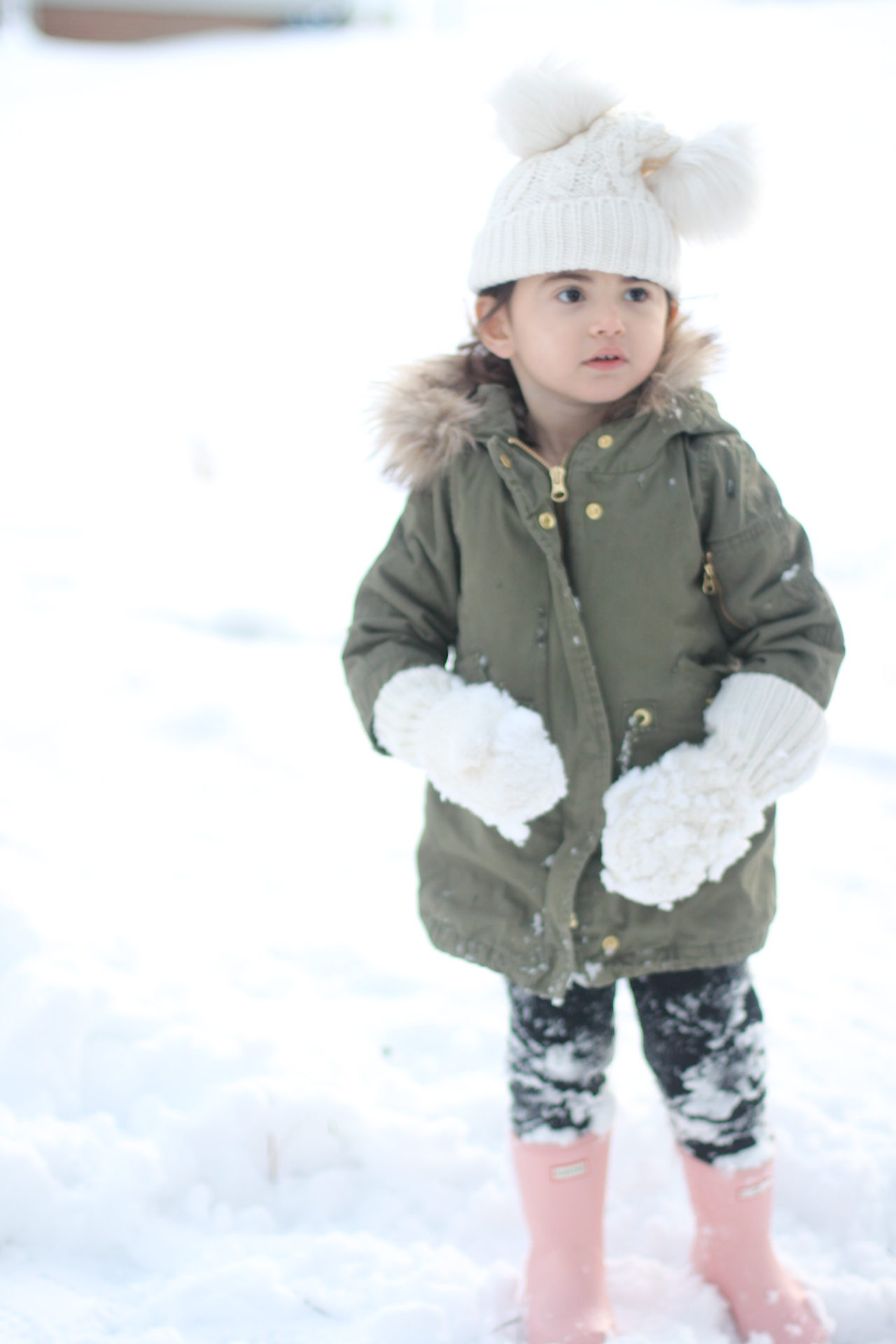 Lifestyle blogger Lexi of Glitter, Inc. shares adorable family photos from their recent snow day(s) in North Carolina. | glitterinc.com | @glitterinc - Snow Days in North Carolina by popular North Carolina lifestyle blogger Glitter, Inc.