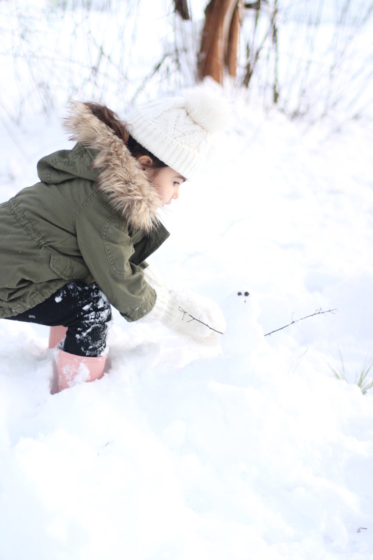 Lifestyle blogger Lexi of Glitter, Inc. shares adorable family photos from their recent snow day(s) in North Carolina. | glitterinc.com | @glitterinc - Snow Days in North Carolina by popular North Carolina lifestyle blogger Glitter, Inc.