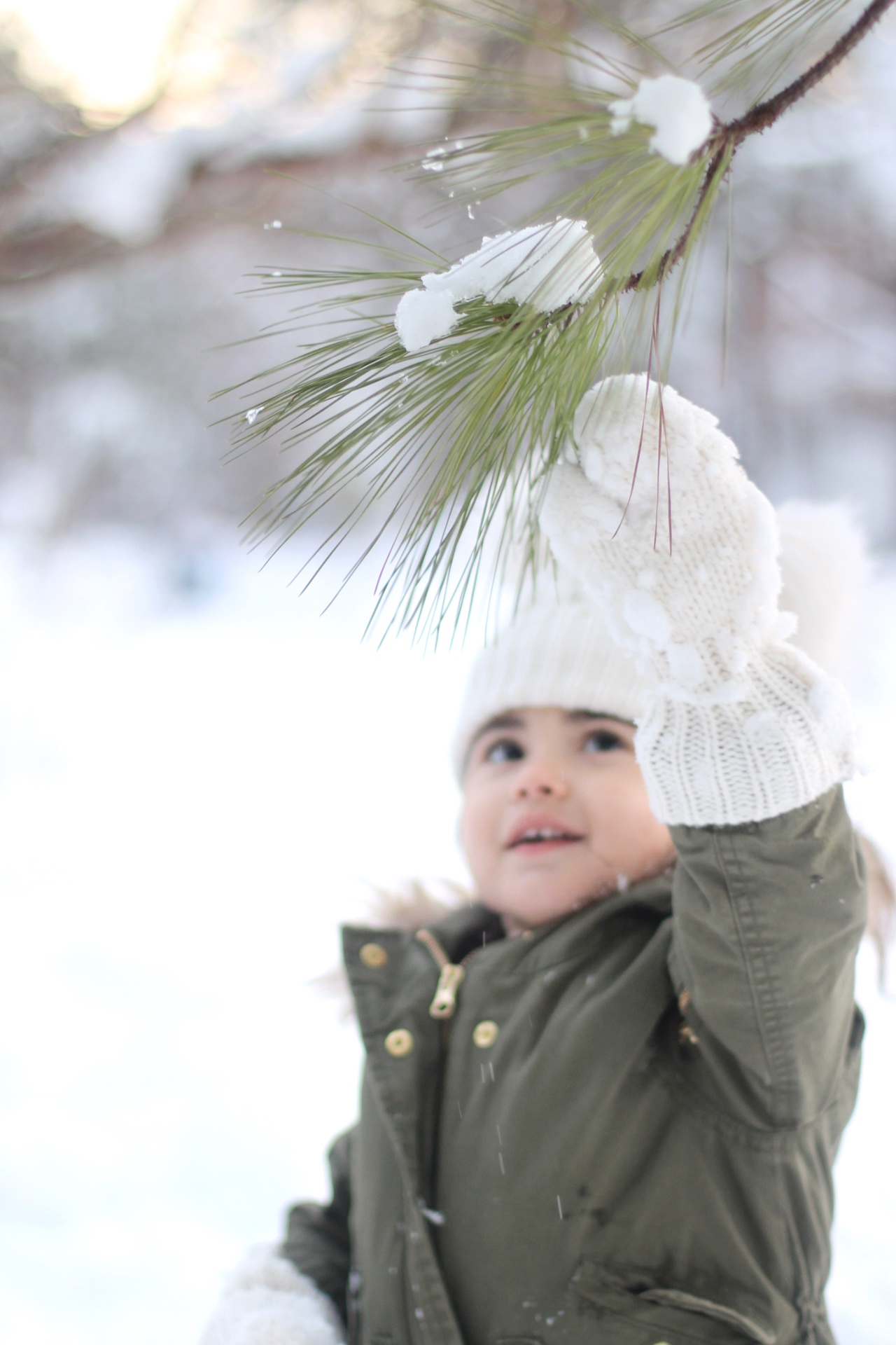 Lifestyle blogger Lexi of Glitter, Inc. shares adorable family photos from their recent snow day(s) in North Carolina. | glitterinc.com | @glitterinc - Snow Days in North Carolina by popular North Carolina lifestyle blogger Glitter, Inc.