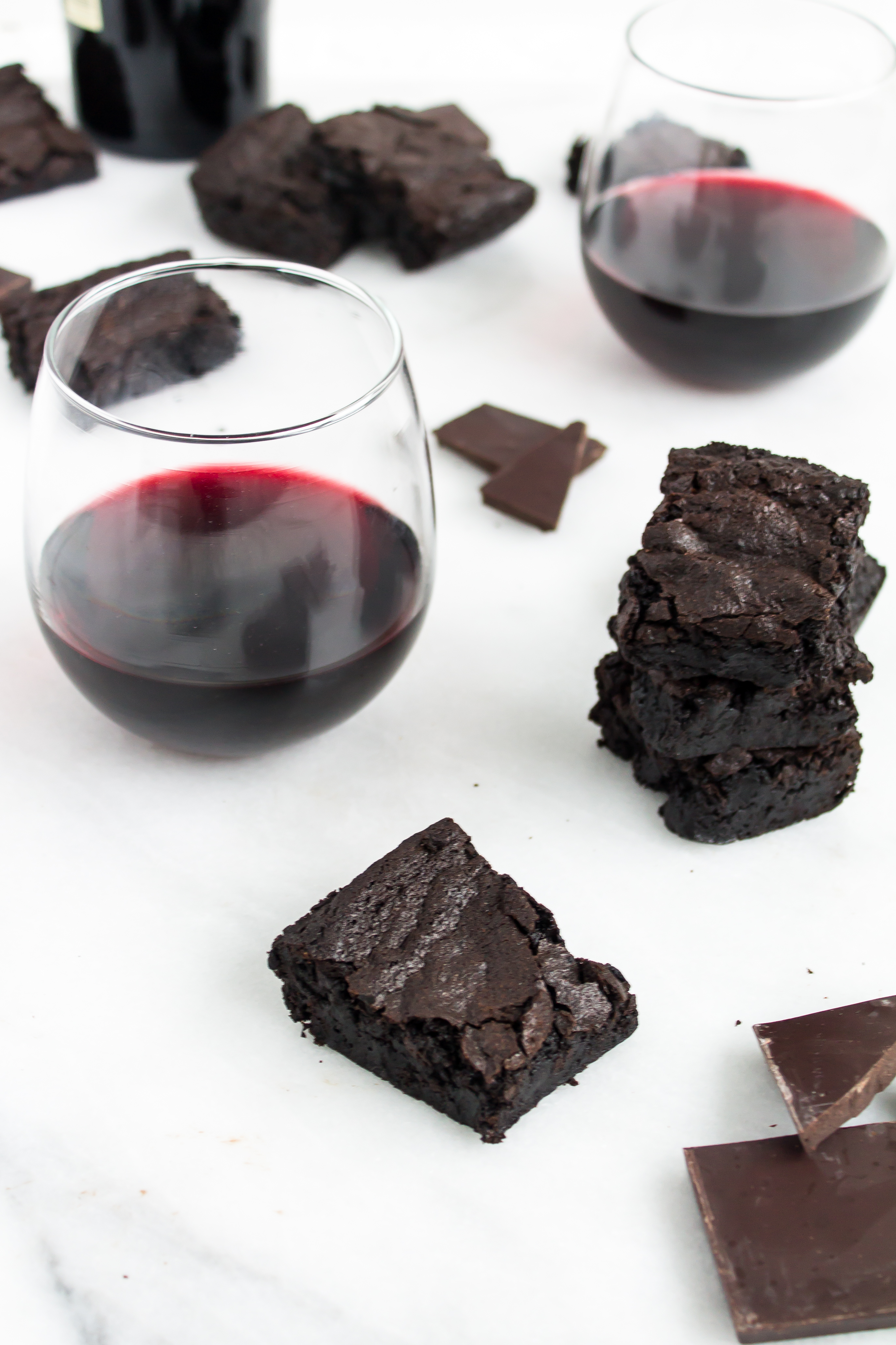 If you love brownies, and you love wine - because, who doesn't love BOTH of those things? - you are going to love, love, love these fudgy red wine brownies. | glitterinc.com | @glitterinc - Fudgy Red Wine Brownies by popular North Carolina foodie blogger Glitter, Inc.