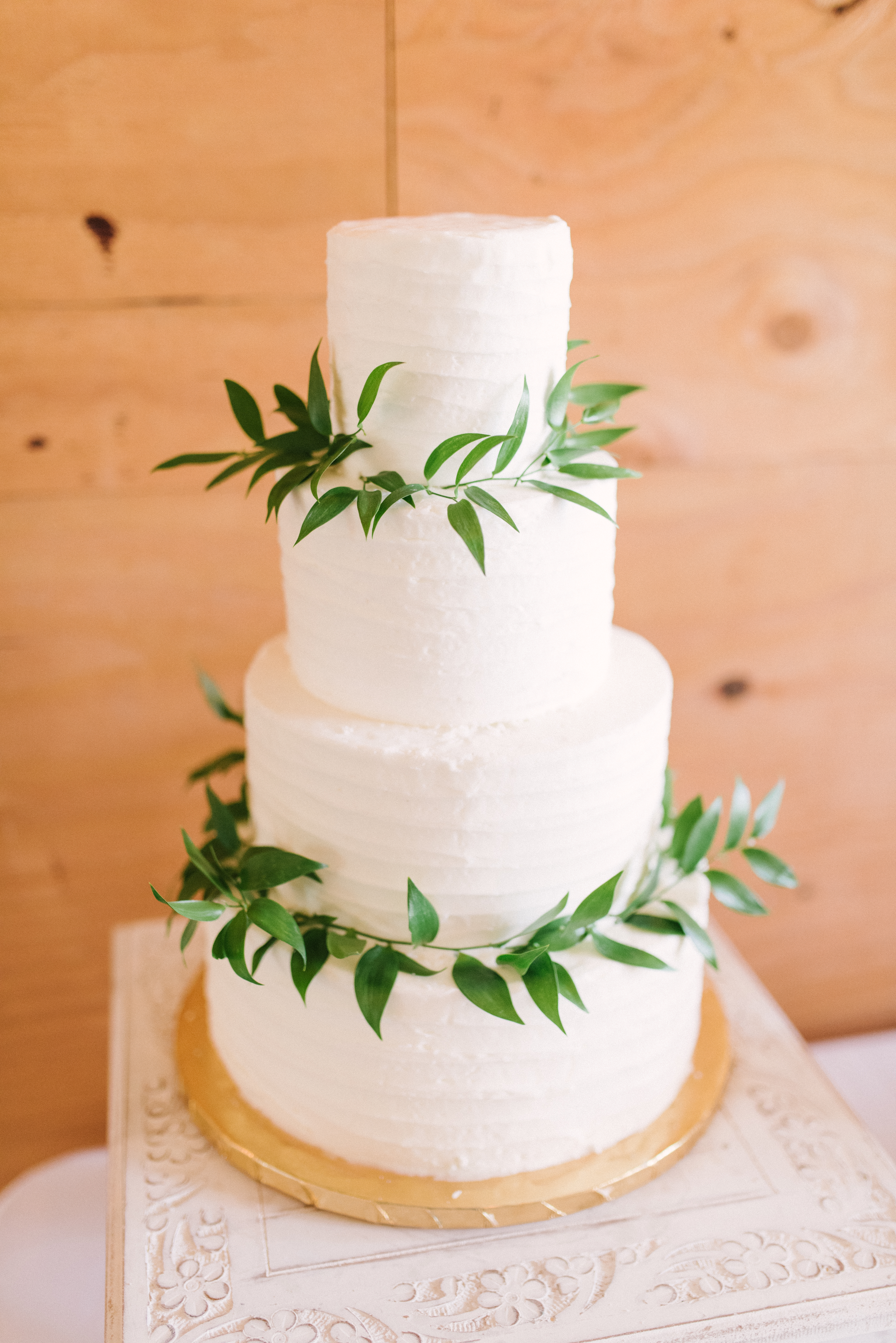 Lovely modern minimalist blush baby shower, set in the coolest industrial farmhouse barn. | glitterinc.com | Hovering Heart Photography | @glitterinc