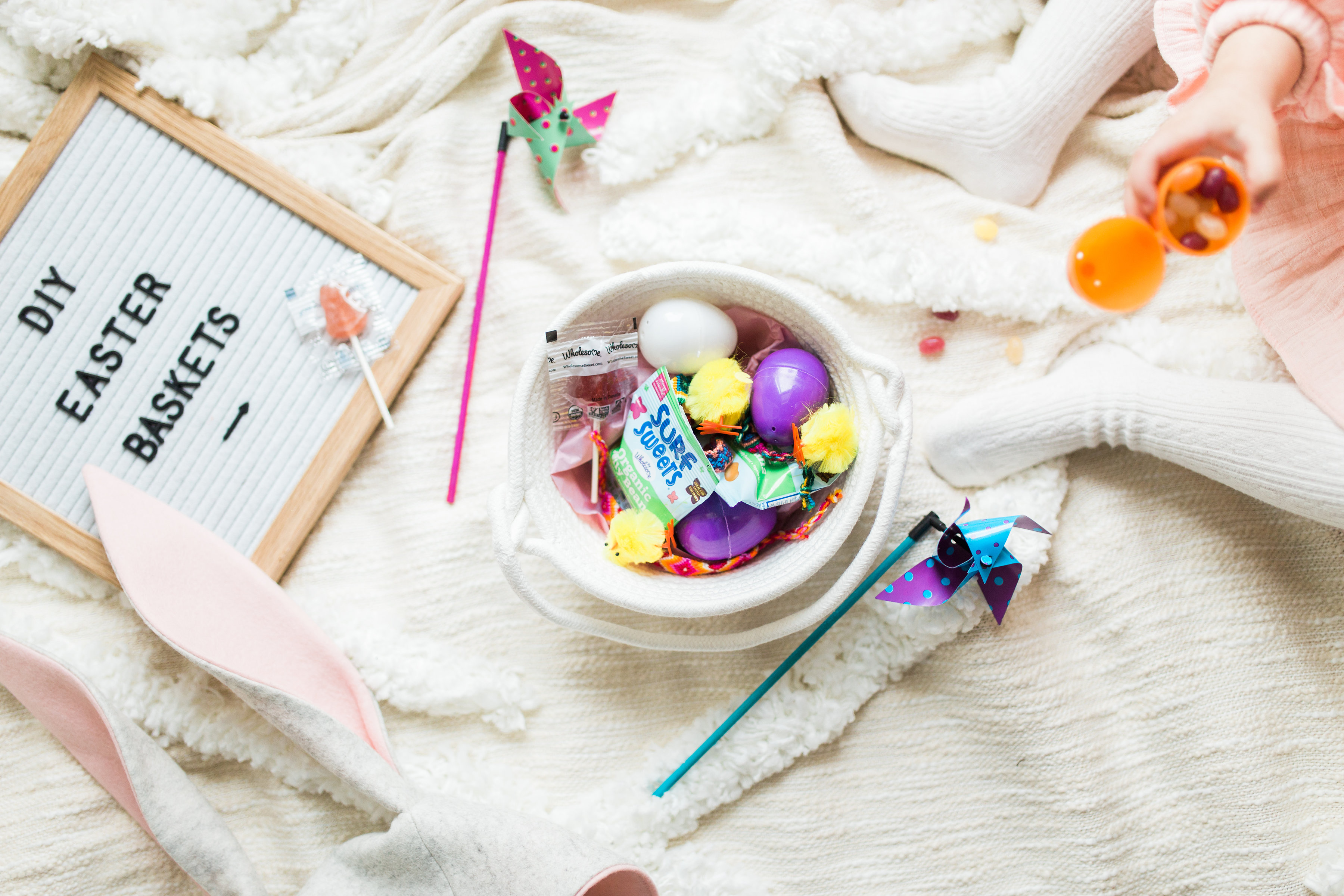 The sweetest activity to do with little ones this Easter: a DIY kids Easter basket station! (Plus, ideas for what to fill your little ones' baskets with.) | glitterinc.com | @glitterinc