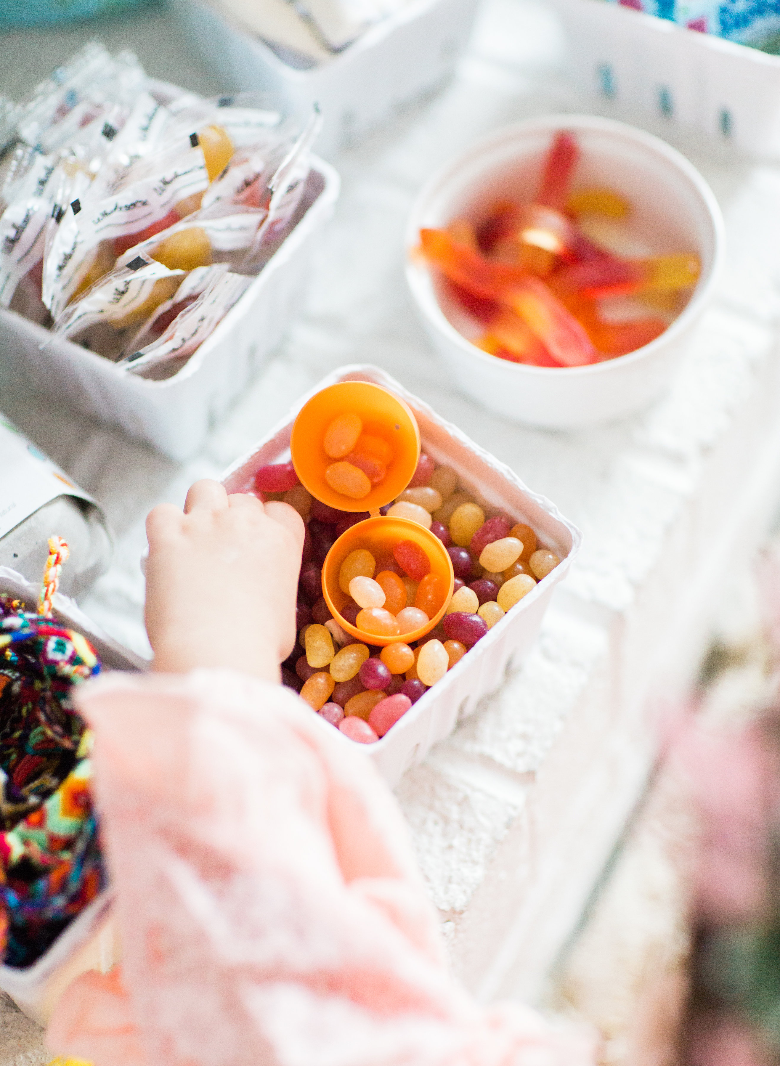 The sweetest activity to do with little ones this Easter: a DIY kids Easter basket station! (Plus, ideas for what to fill your little ones' baskets with.) | glitterinc.com | @glitterinc