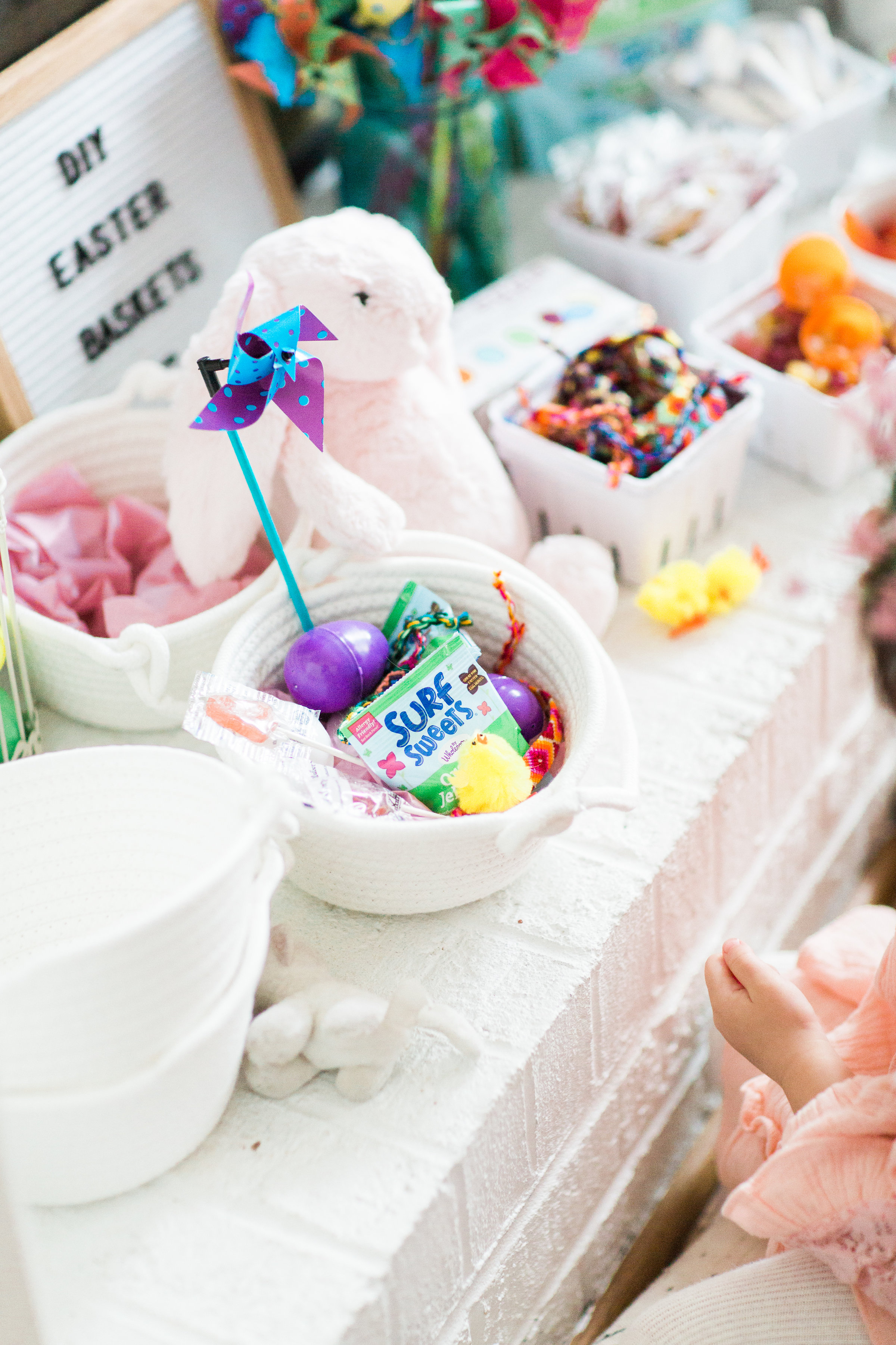 The sweetest activity to do with little ones this Easter: a DIY kids Easter basket station! (Plus, ideas for what to fill your little ones' baskets with.) | glitterinc.com | @glitterinc