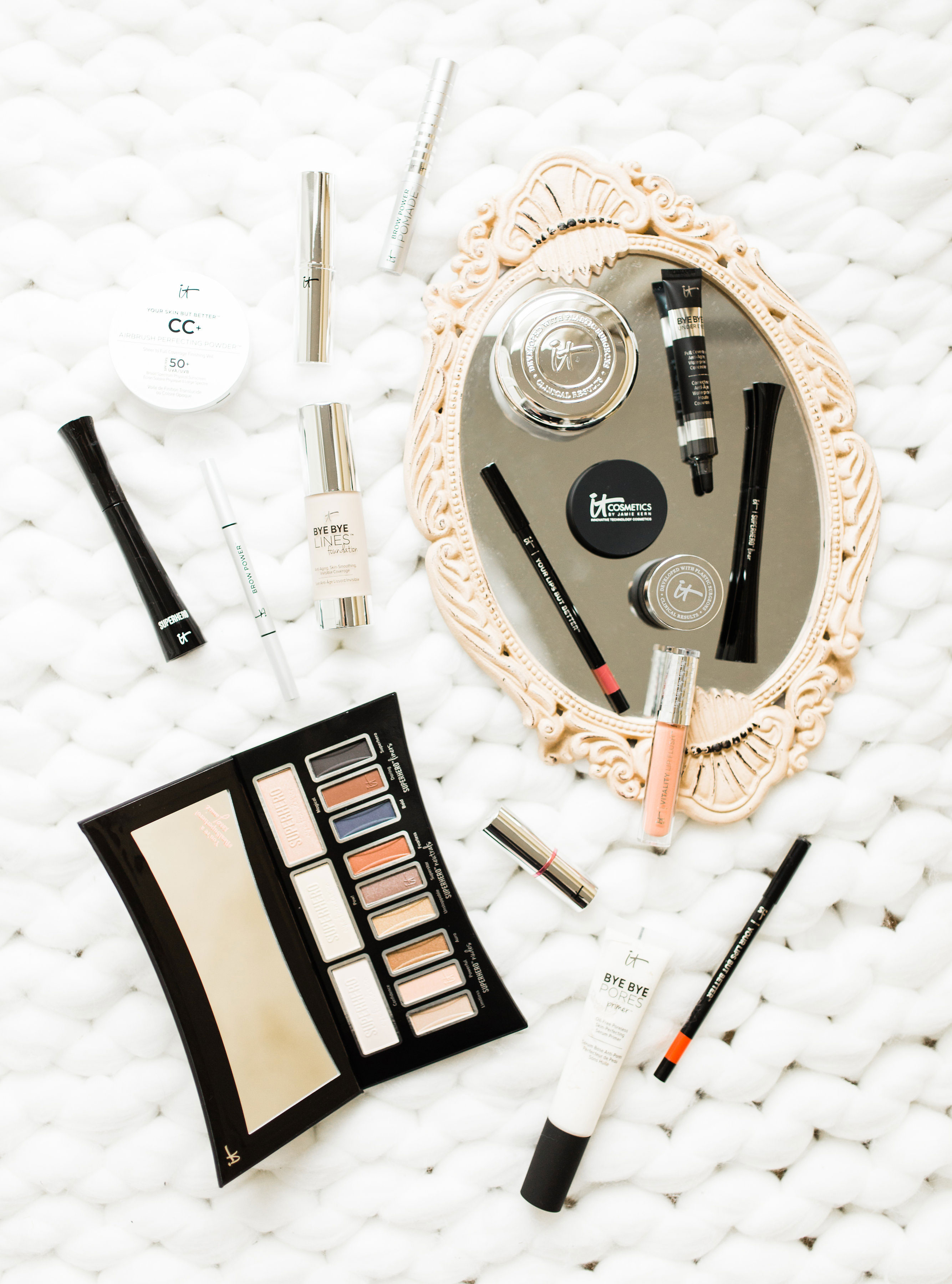 Beauty blogger Lexi of Glitter, Inc. shares her must-have IT Cosmetics makeup and skincare products. (Seriously, these are game-changing favorites!) | glitterinc.com | @glitterinc