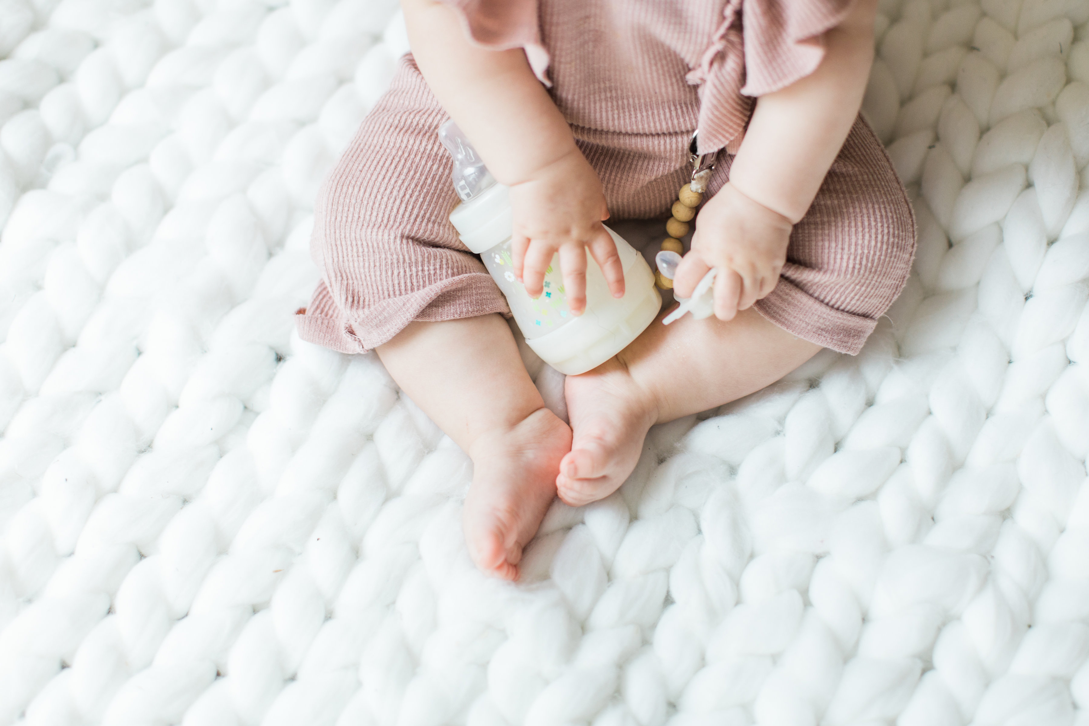 Having a baby with acid reflux can feel like the most exhausting uphill battle when you're a new parent. These are 7 tips and tricks for helping babies with reflux (that actually work!), plus a few hallmark signs that your baby does in fact have reflux. Click through for the details. #acidreflux #refluxbabies #babyreflux #infantreflux #gerd #colic #howtotreatreflux | glitterinc.com | @glitterinc