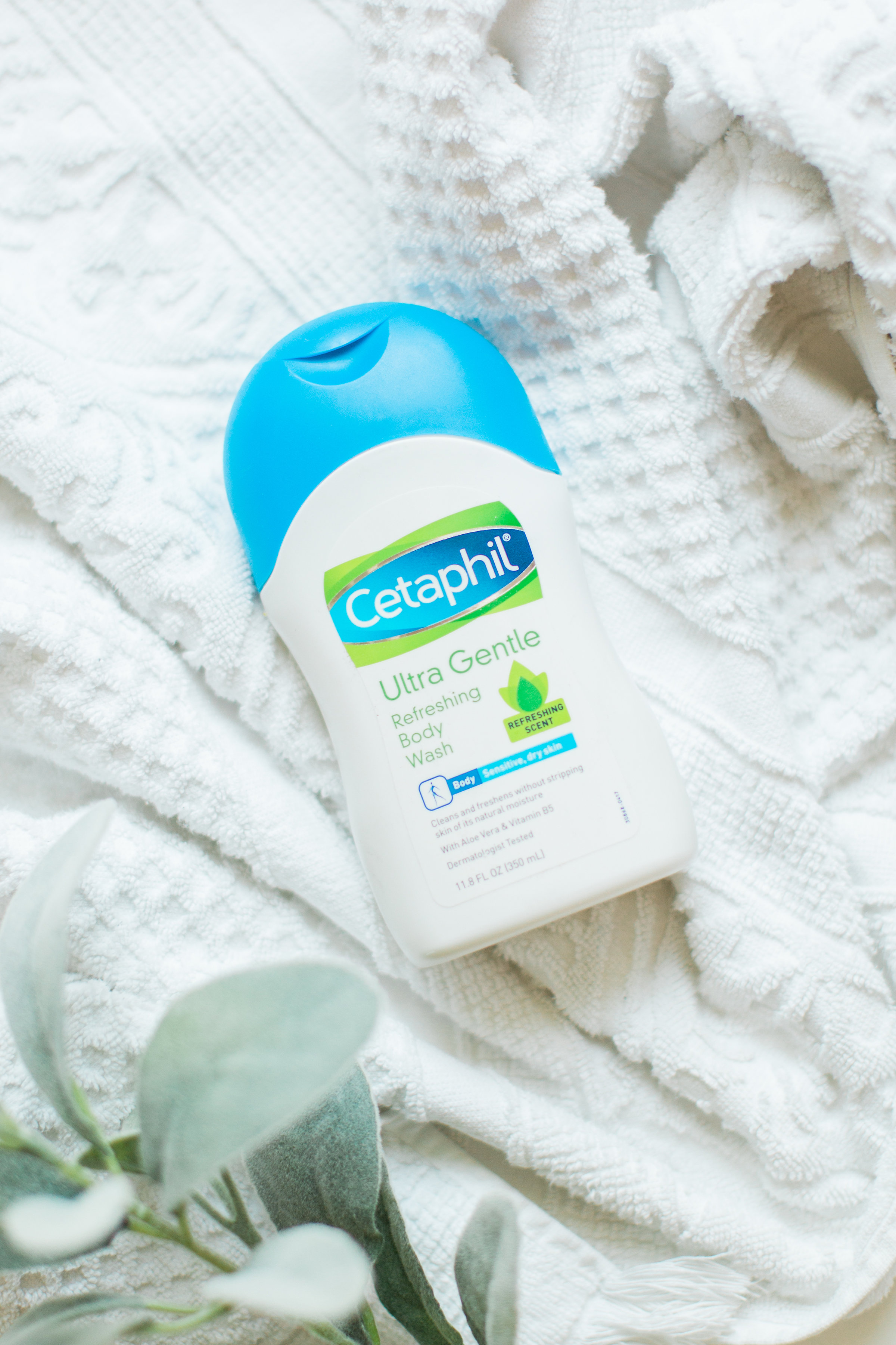 Beauty blogger Lexi of Glitter, Inc. | Cetaphil® Ultra Gentle Body Wash 