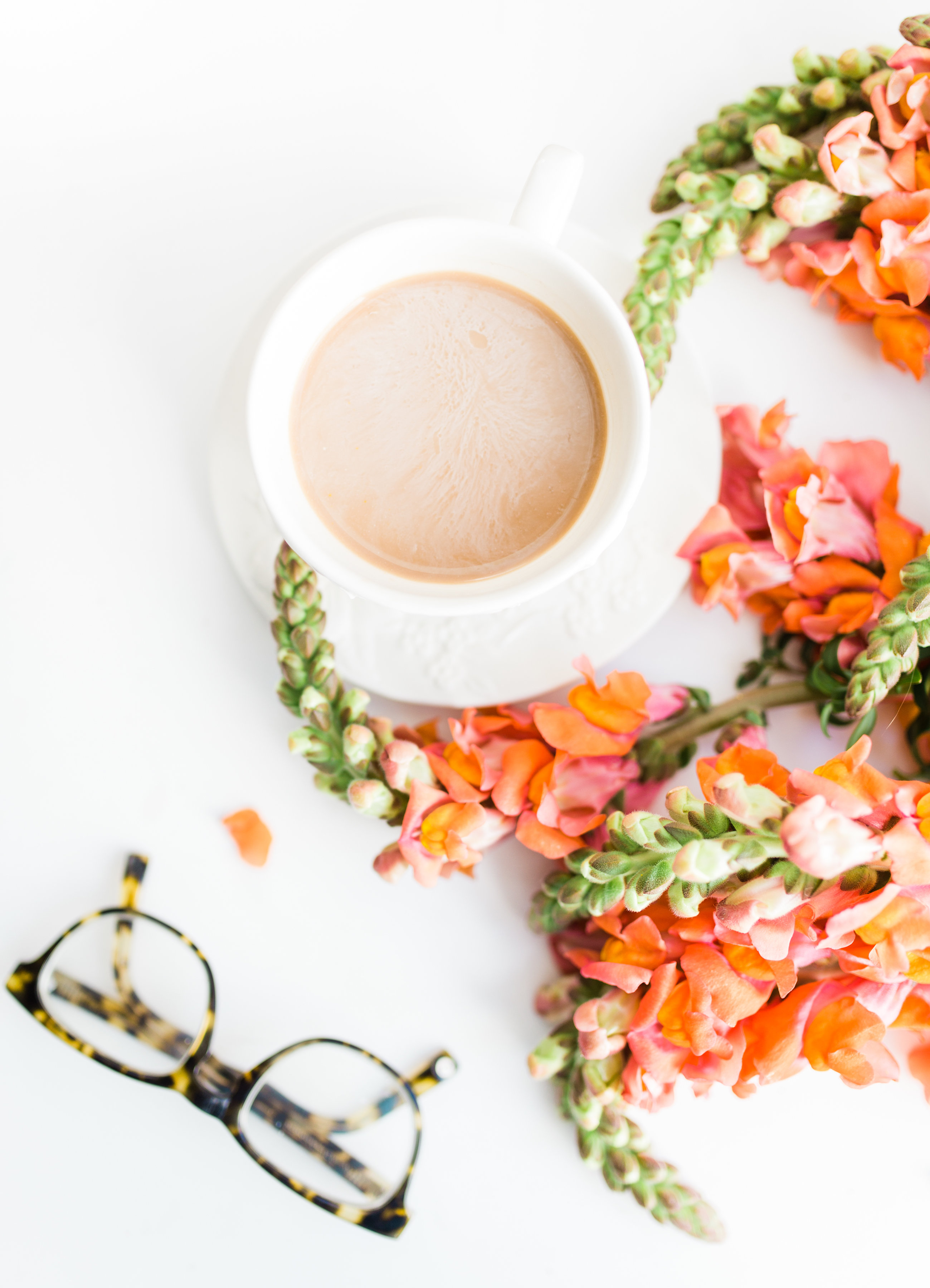 How much has your hometown shaped your personality? Does where you are from define who you are? Click through for the details. #coffee #flatlay #flowers #miami #florida | glitterinc.com | @glitterinc