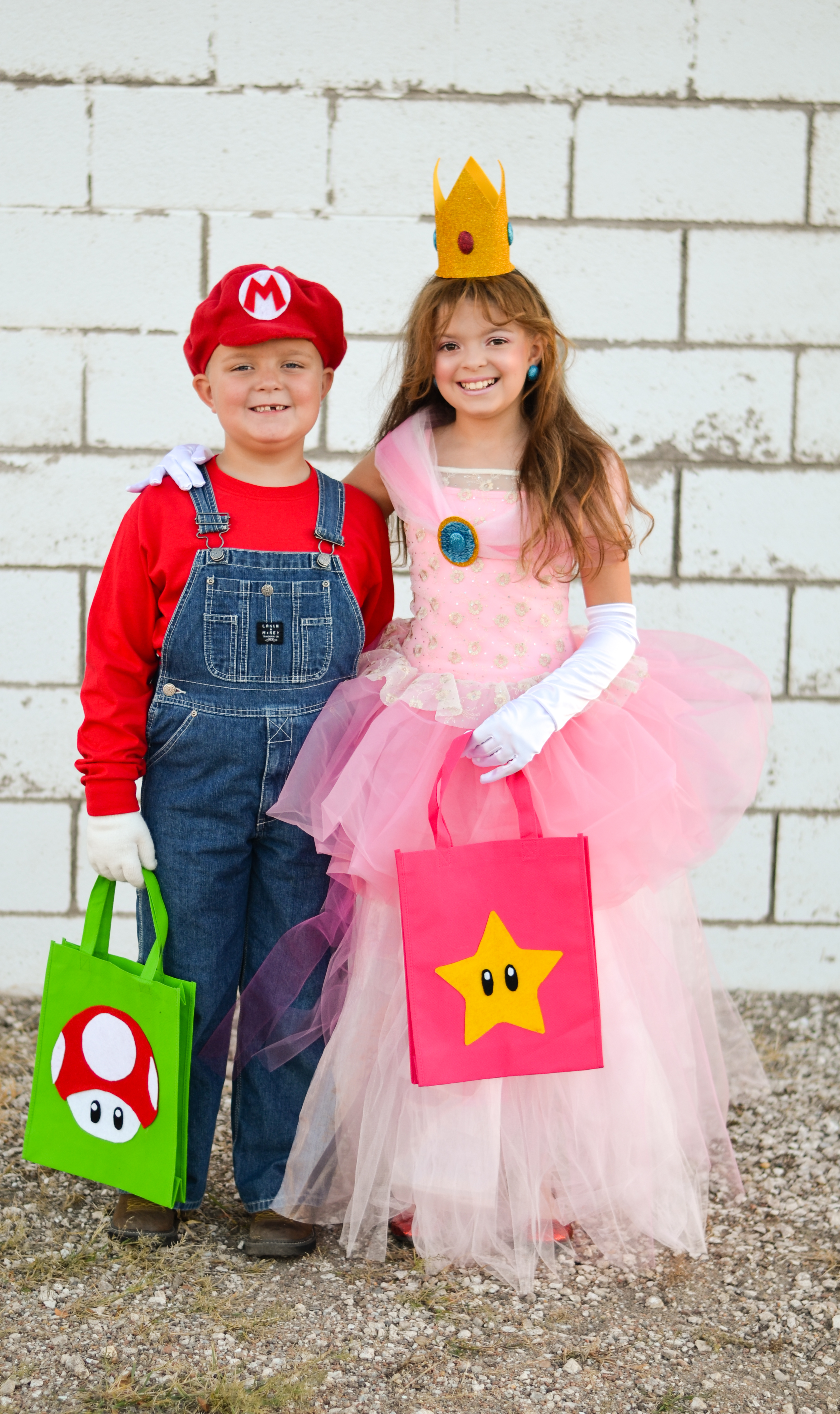 Halloween Costumes for Families | glitterinc.com | @glitterinc