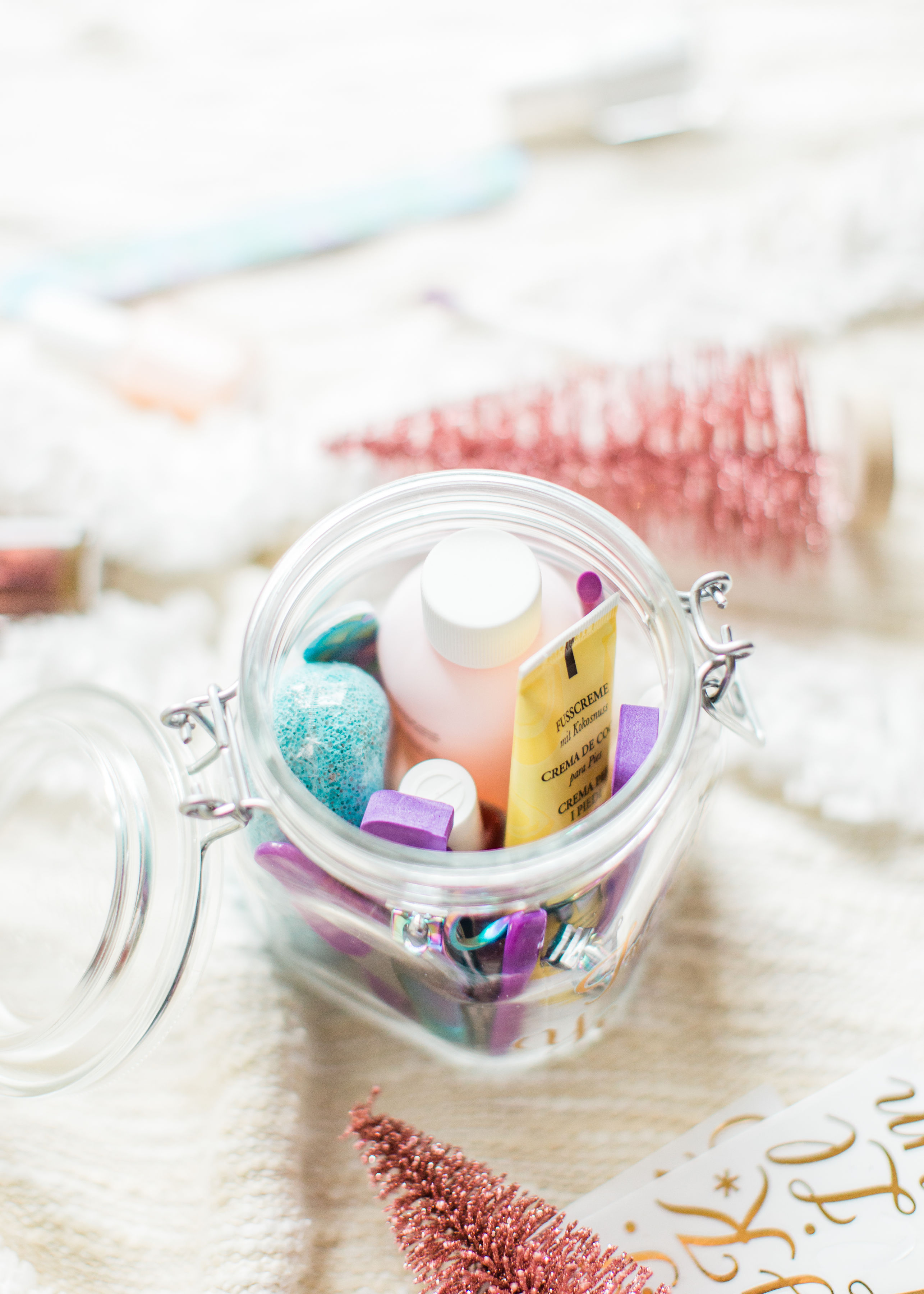 Looking for the perfect easy DIY gift for a friend, teacher, or beauty-lover in your life? I've got the cutest holiday gift idea for you: a DIY pedicure in a jar. Click through for the details. #giftgiving #teachergift #pedicureinajar #holidaydiy #diygift #homemadegift #holidaygifting #treatyoself | glitterinc.com | @glitterinc