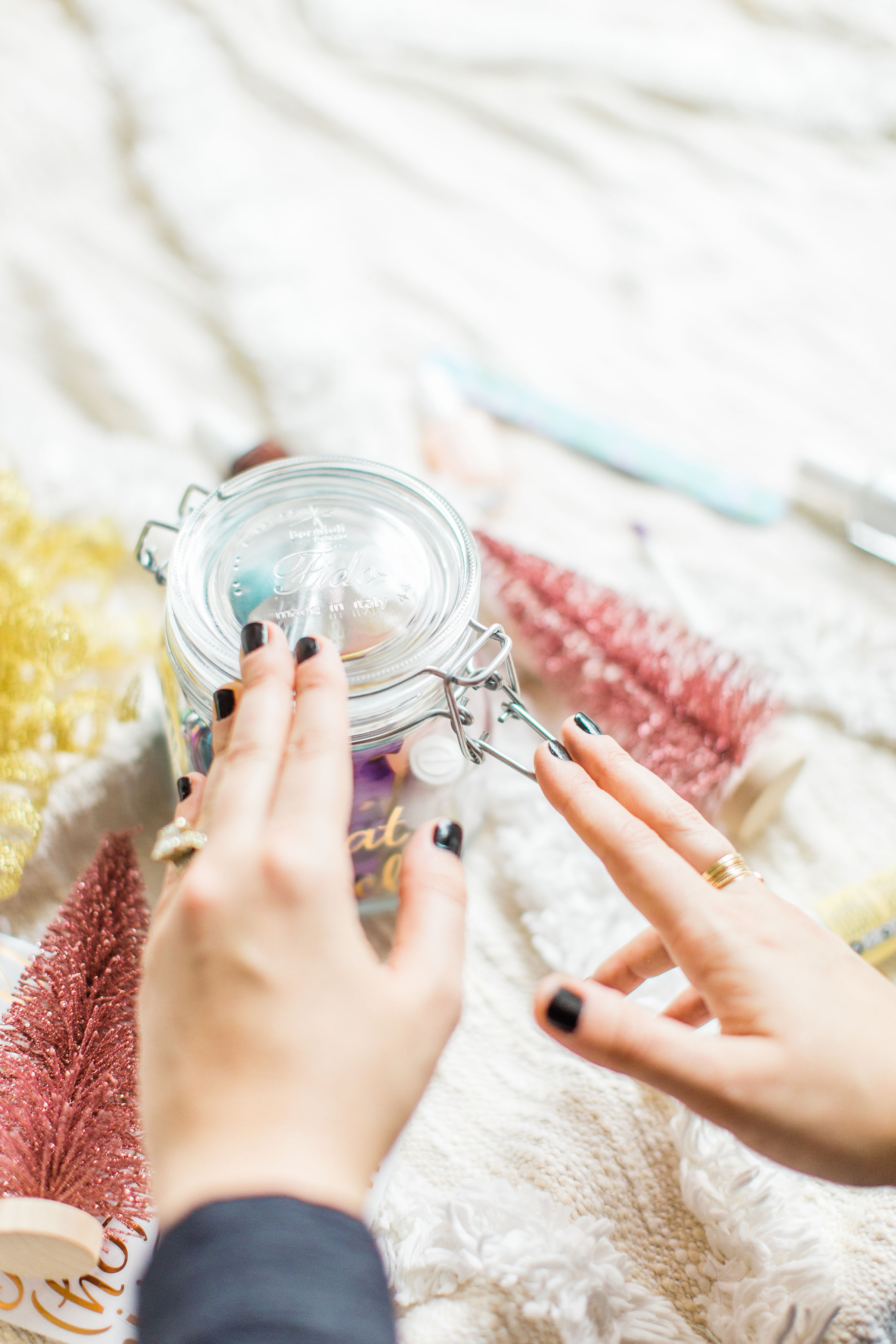 Looking for the perfect easy DIY gift for a friend, teacher, or beauty-lover in your life? I've got the cutest holiday gift idea for you: a DIY pedicure in a jar. Click through for the details. #giftgiving #teachergift #pedicureinajar #holidaydiy #diygift #homemadegift #holidaygifting #treatyoself | glitterinc.com | @glitterinc