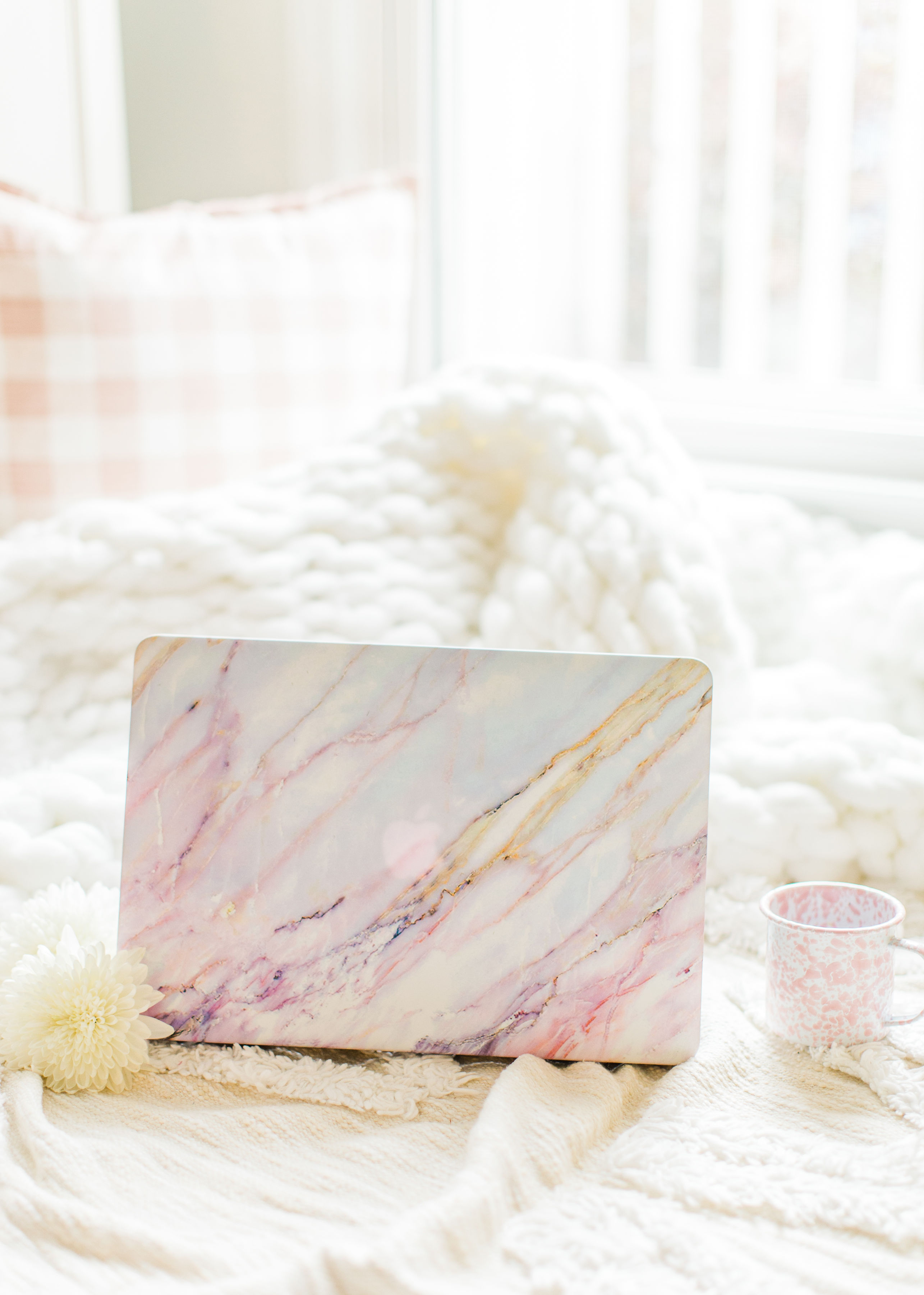 Black Friday weekend is upon us and the sales have already begun. I’m rounding up the best Black Friday and Cyber Monday sales, and updating here daily. Click through for the details. #laptop #blogger #marblelaptopcase #coffee | glitterinc.com | @glitterinc