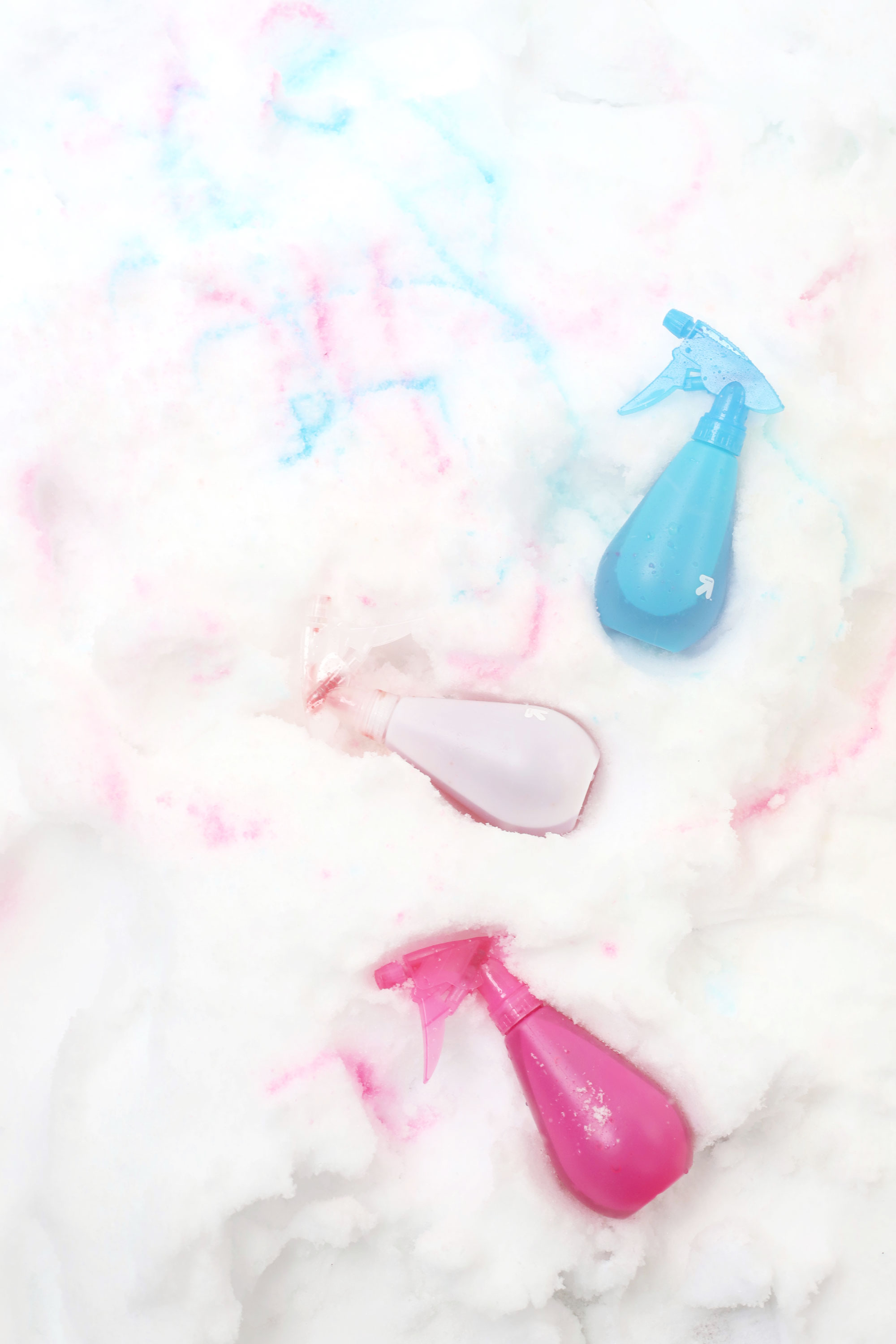 First Snow of the Season + a Fun Way to Paint Snow with Kids. Click through for the DIY. #snowpaint #snowday #snowactivities #snowfun #howtopaintsnow #snowspraypaint | glitterinc.com | @glitterinc