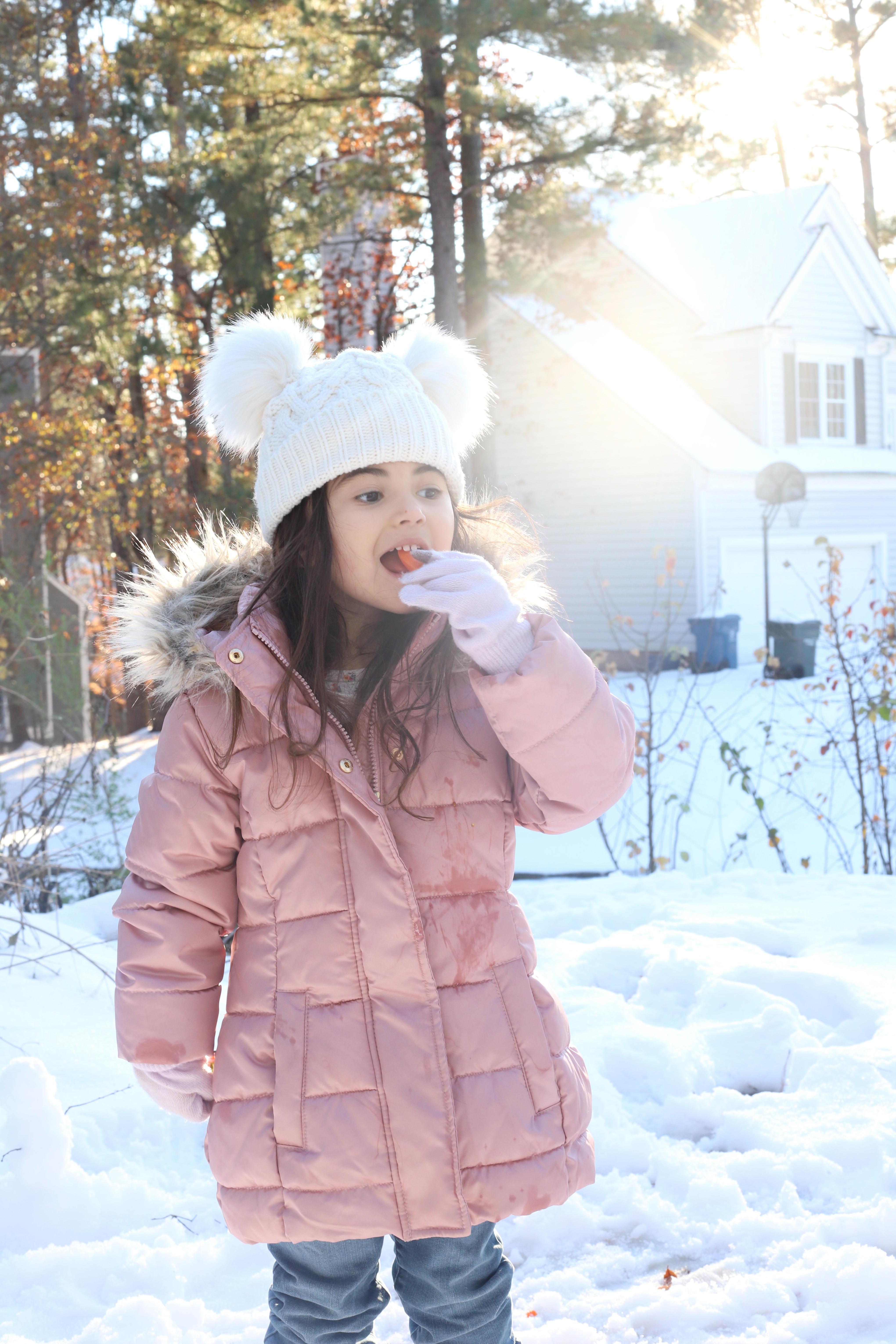 First Snow of the Season + a Fun Way to Paint Snow with Kids #snowpaint #snowday #snowactivities #snowfun #howtopaintsnow #snowspraypaint | glitterinc.com | @glitterinc