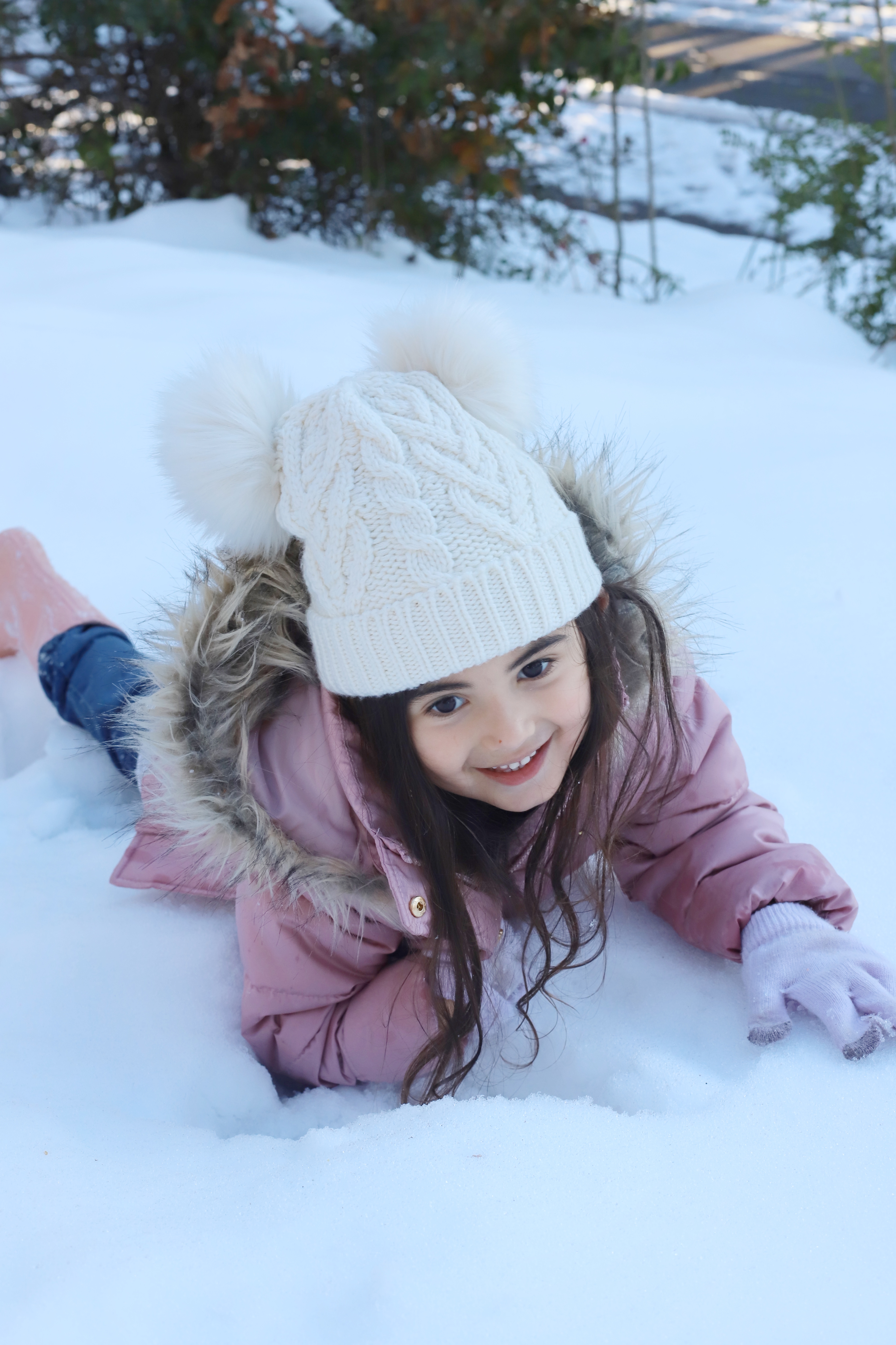 The magic of the first snow ❄️ #winterstyle #kids