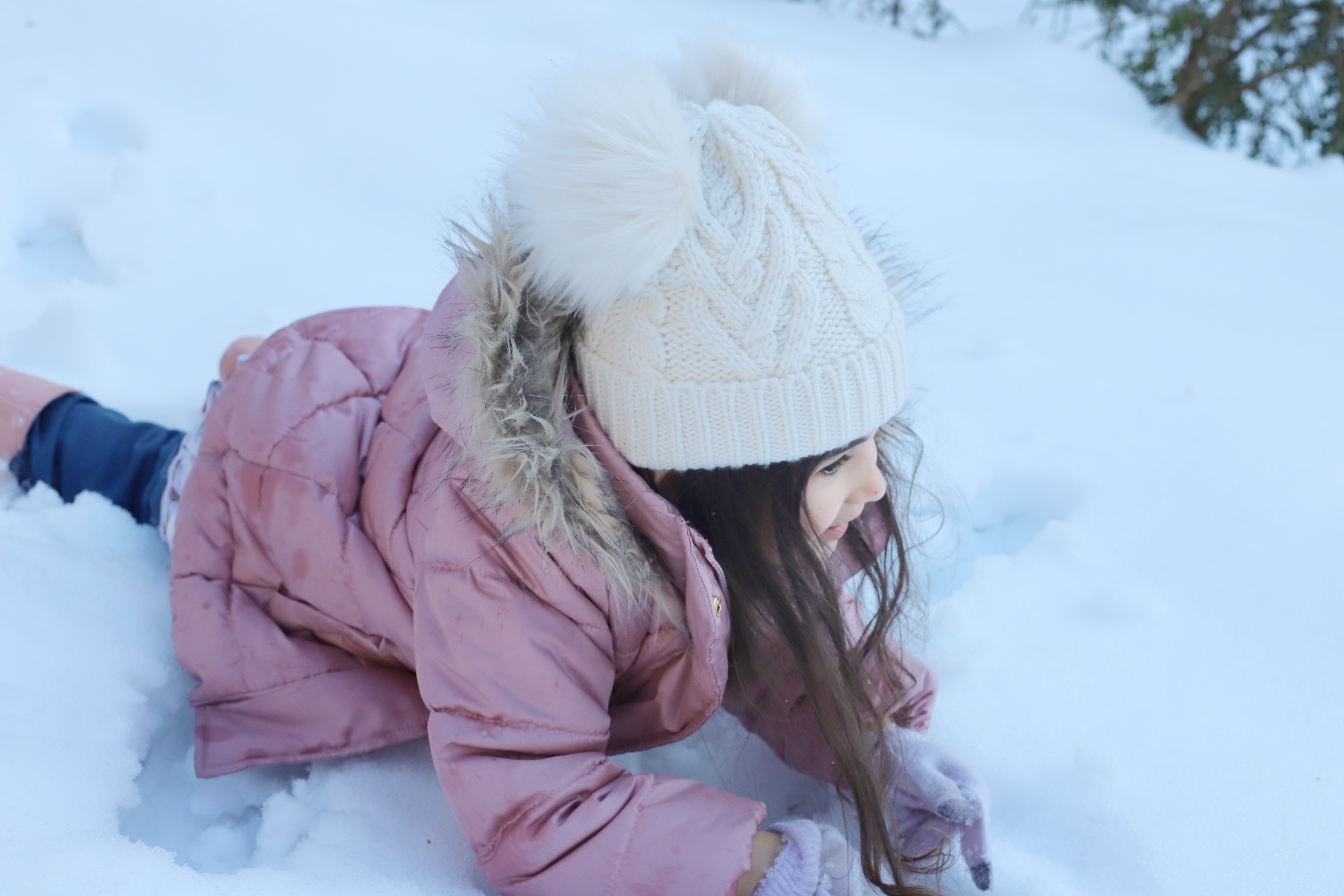 First Snow of the Season + a Fun Way to Paint Snow with Kids. 