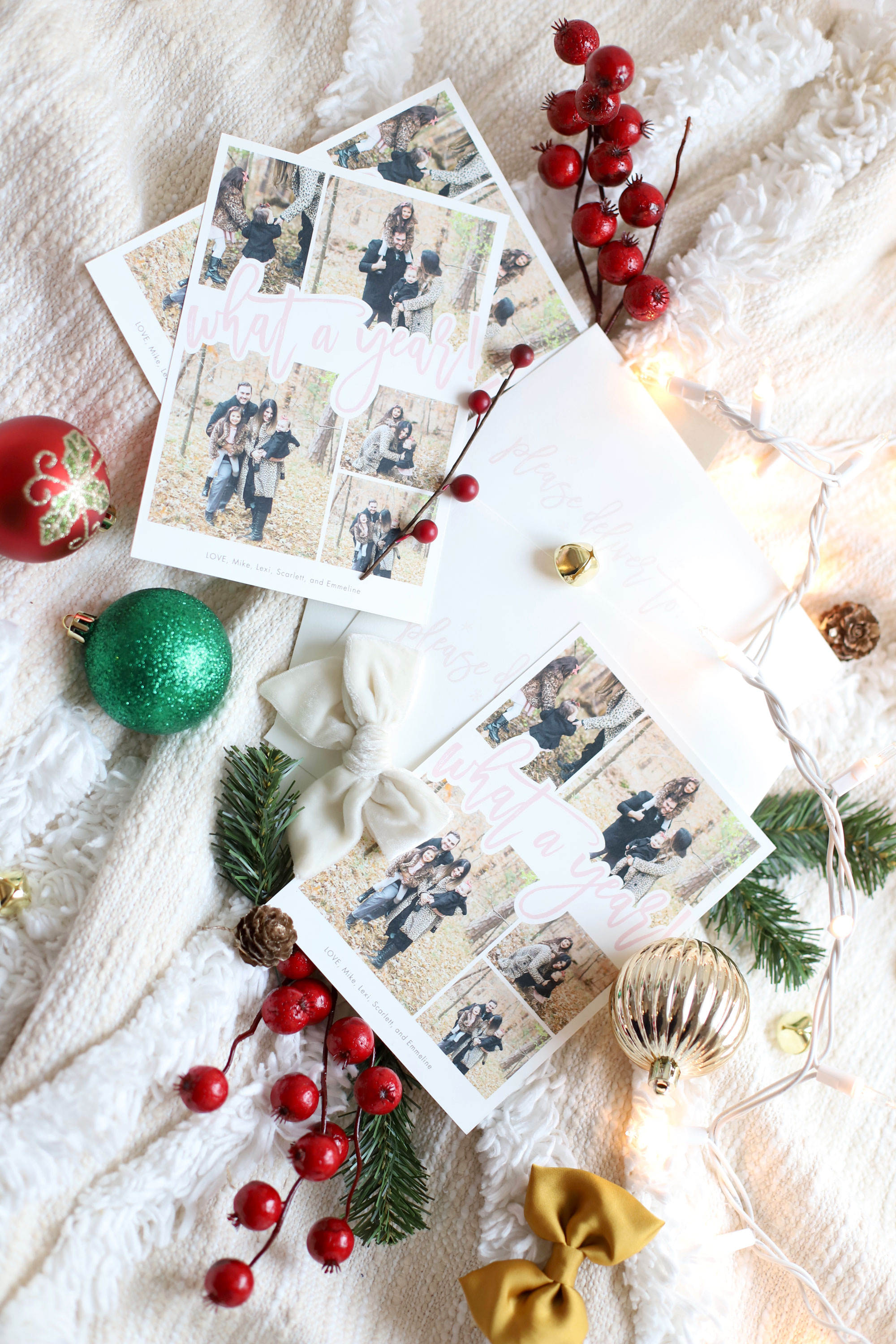 How To Create Your Family Christmas Card #holidaycards #familyholidaycards #familypictures | glitterinc.com | @glitterinc