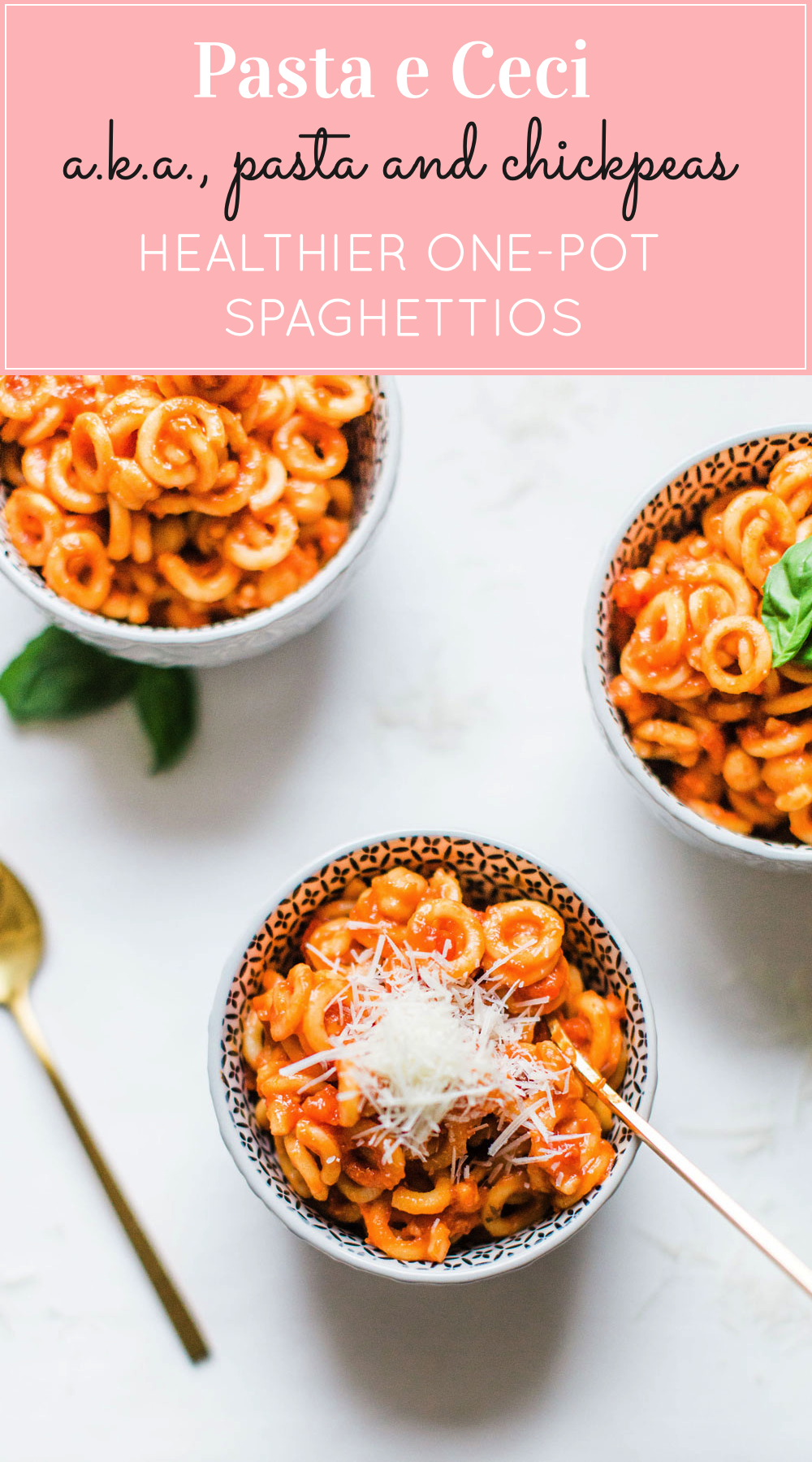 Looking for a delicious one-pot 30-minute vegetarian dinner your whole family will love? Pasta e Ceci; a.k.a., the classic Roman recipe for hearty pasta and chickpeas are the modern day healthy Spaghettios, and OH MY GOSH, they are good! Click through for the recipe. #grownupspaghettios #spaghettios #healthydinner #vegetarianmeal #vegetariandinner #pastaececi #pastaandchickpeas #onepotmeal #easydinner | glitterinc.com | @glitterinc