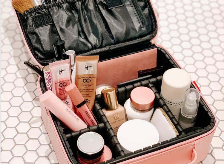 $20 pink travel makeup bag from Amazon