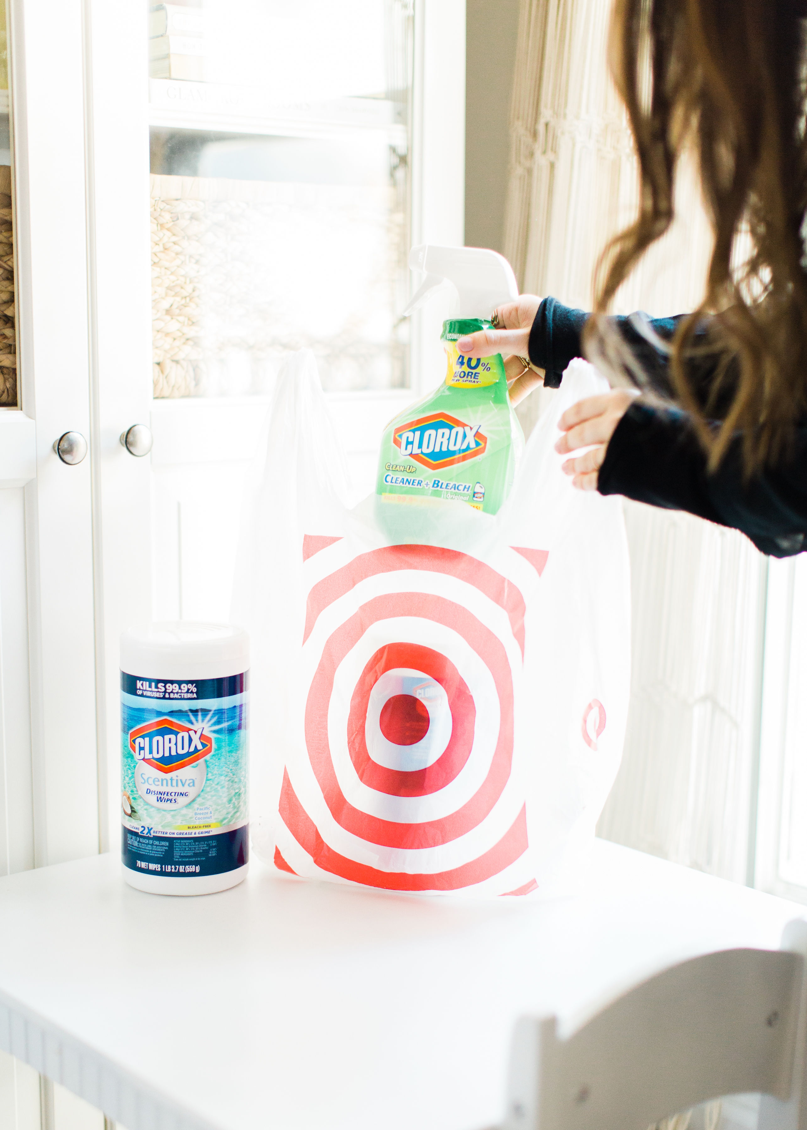 Unless you happen to be incredibly tidy by nature, you may want to have a handful of cleaning hacks in your parenting arsenal to stay on top of the mess. These 5 awesome cleaning tips will help! | Click through for our best EASY tricks. | glitterinc.com | @glitterinc