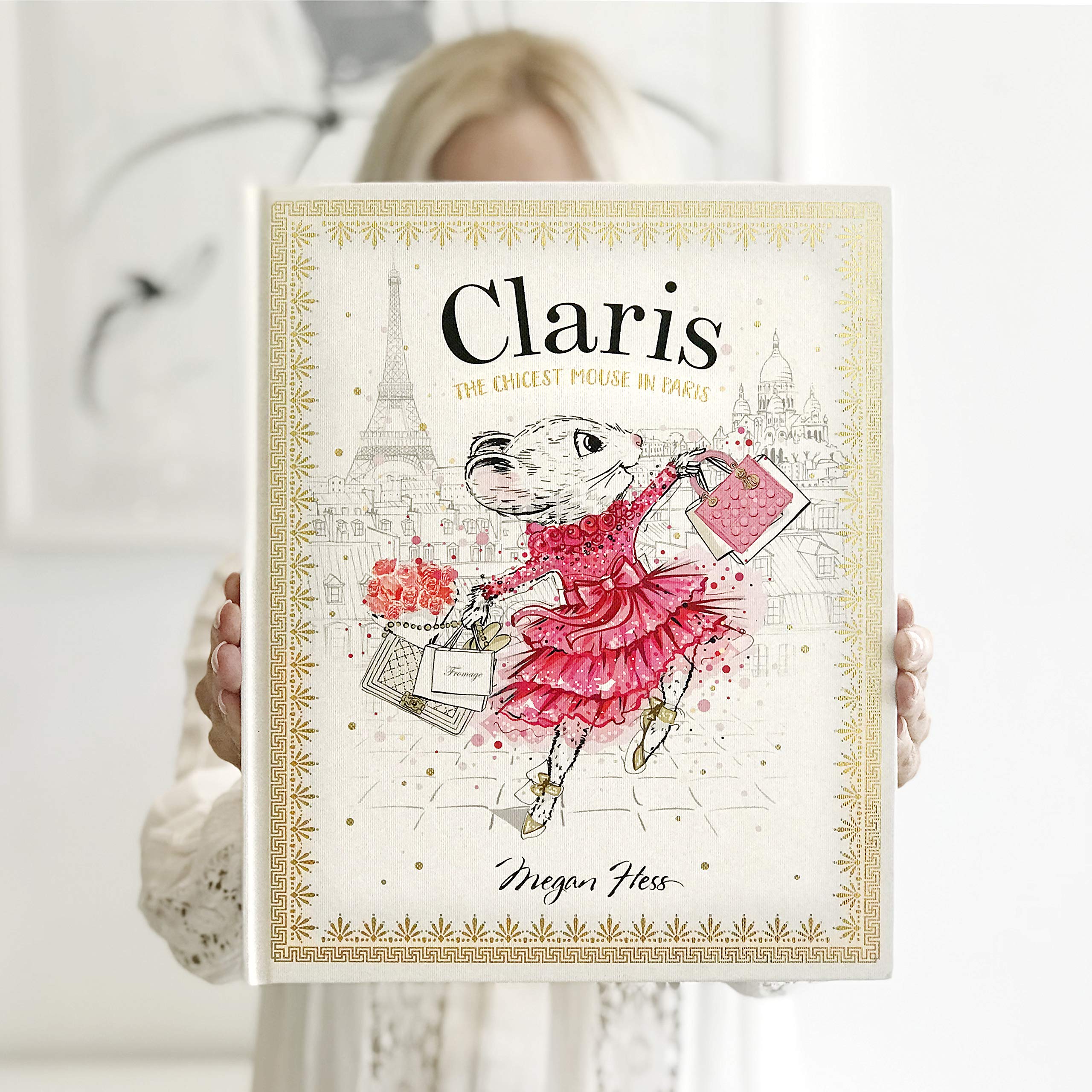 Claris: The Chicest Mouse in Paris