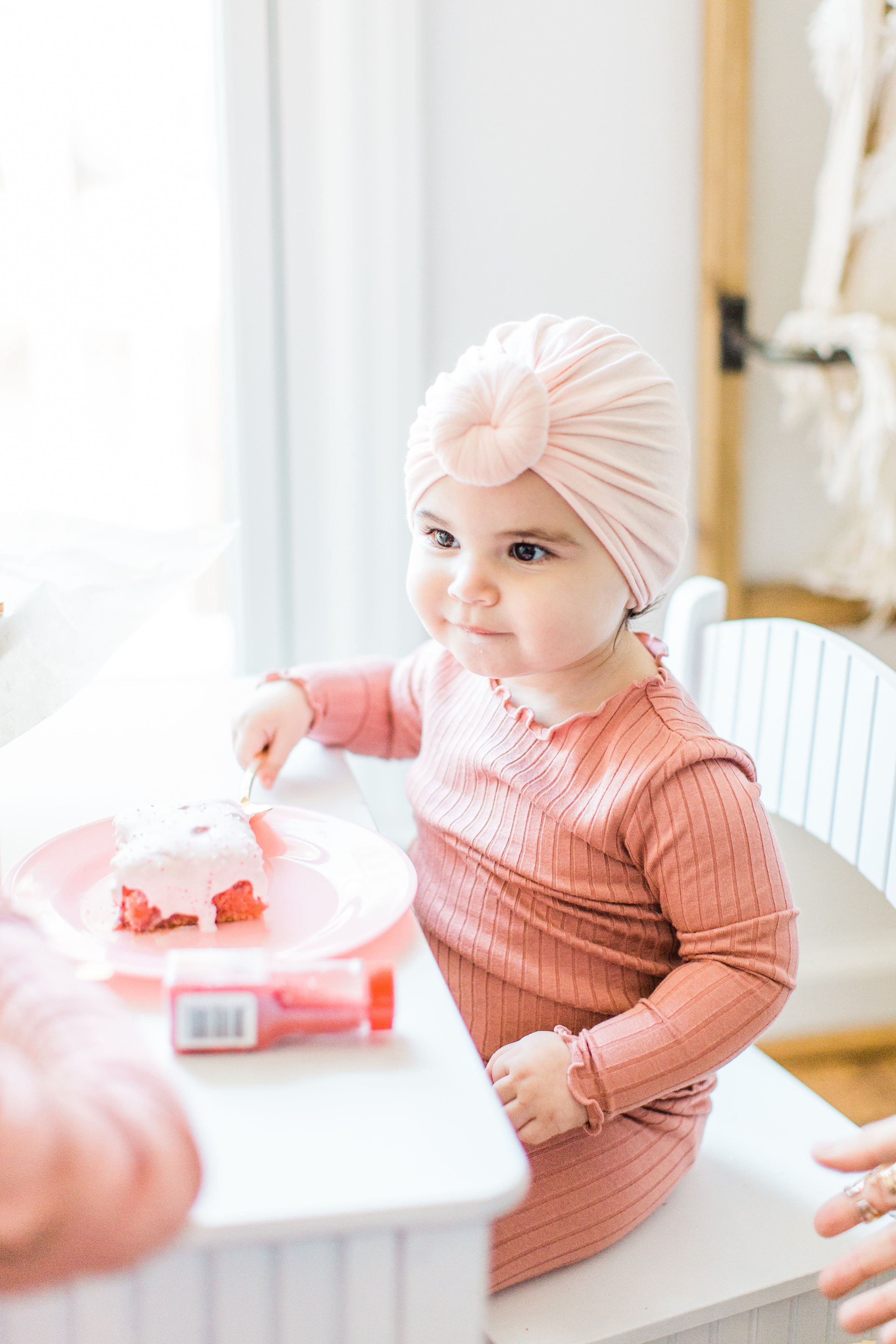 This simple homemade strawberry cake is perfect for kids