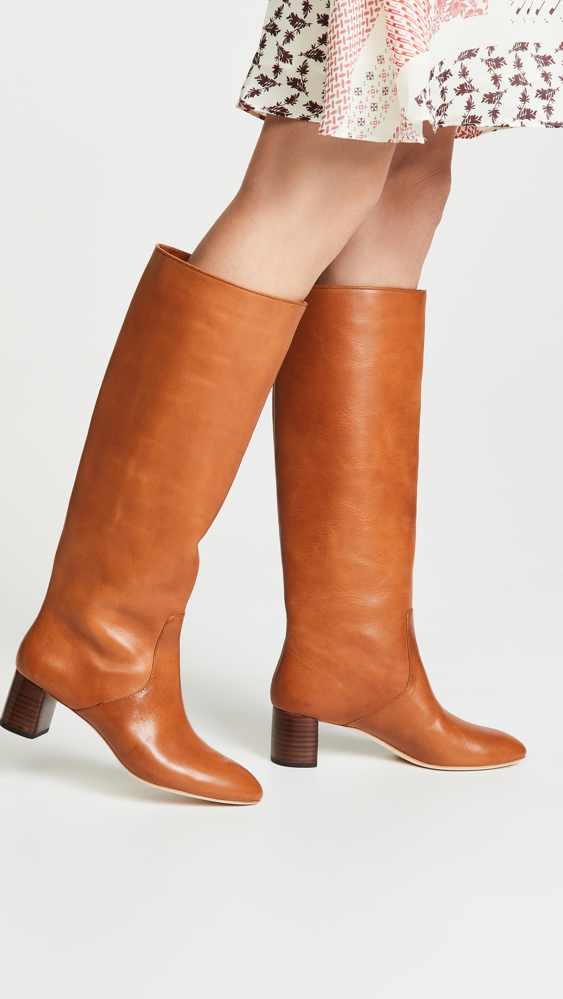 My favorite weekly finds, including these Loeffler Randall Gia Tall Boots | Click through for the details. | glitterinc.com | @glitterinc