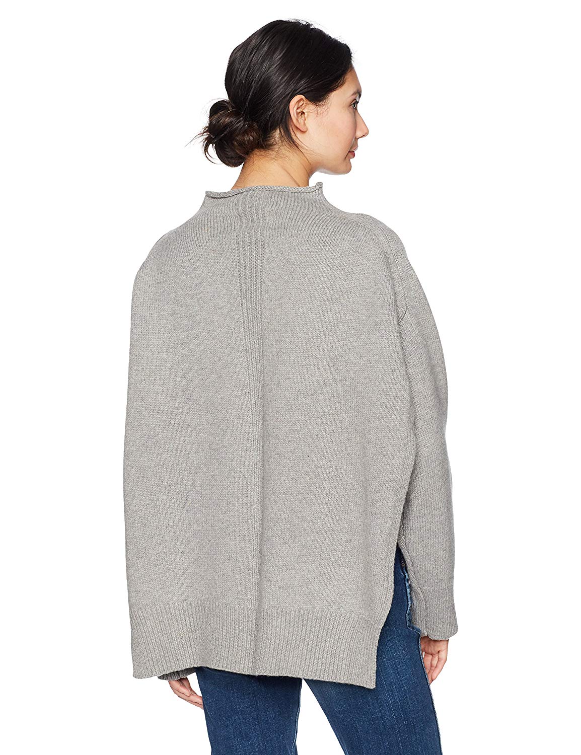 Lifestyle blogger Lexi of Glitter, Inc. shares her favorite weekly finds from around the web, including this MOON RIVER Women's Mock Neck Boxy Boyfriend Sweater | glitterinc.com | @glitterinc