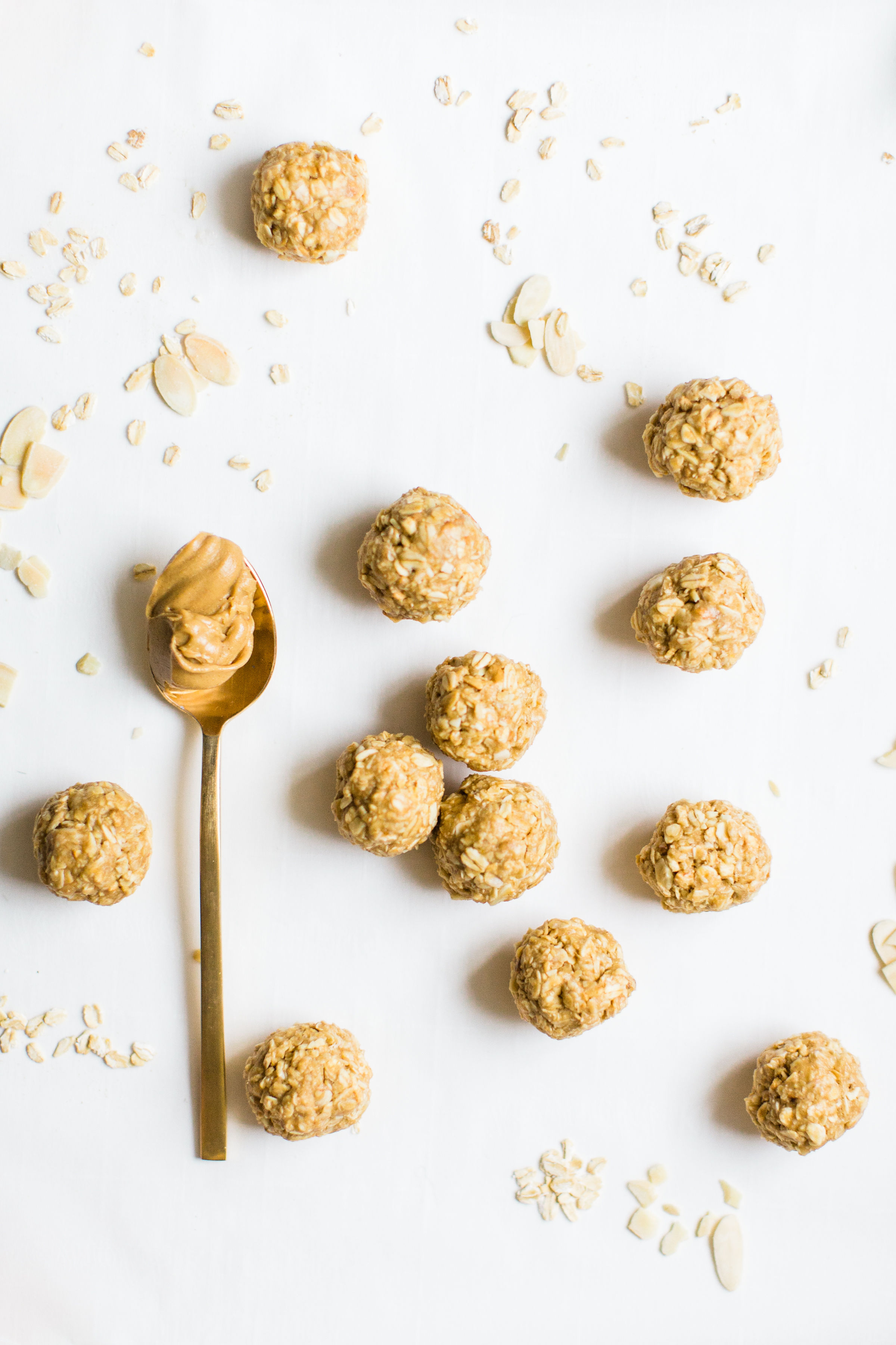 These no-bake energy bites are easy to make, the perfect combination of sweet and salty, have plenty of added protein thanks to the peanut butter, and kids absolutely love them because they're basically delicious no-bake cookies! Click through for the recipe. #snack #energybites #nobake  #healthysnack #kidsrecipe #kidssnack | glitterinc.com | @glitterinc