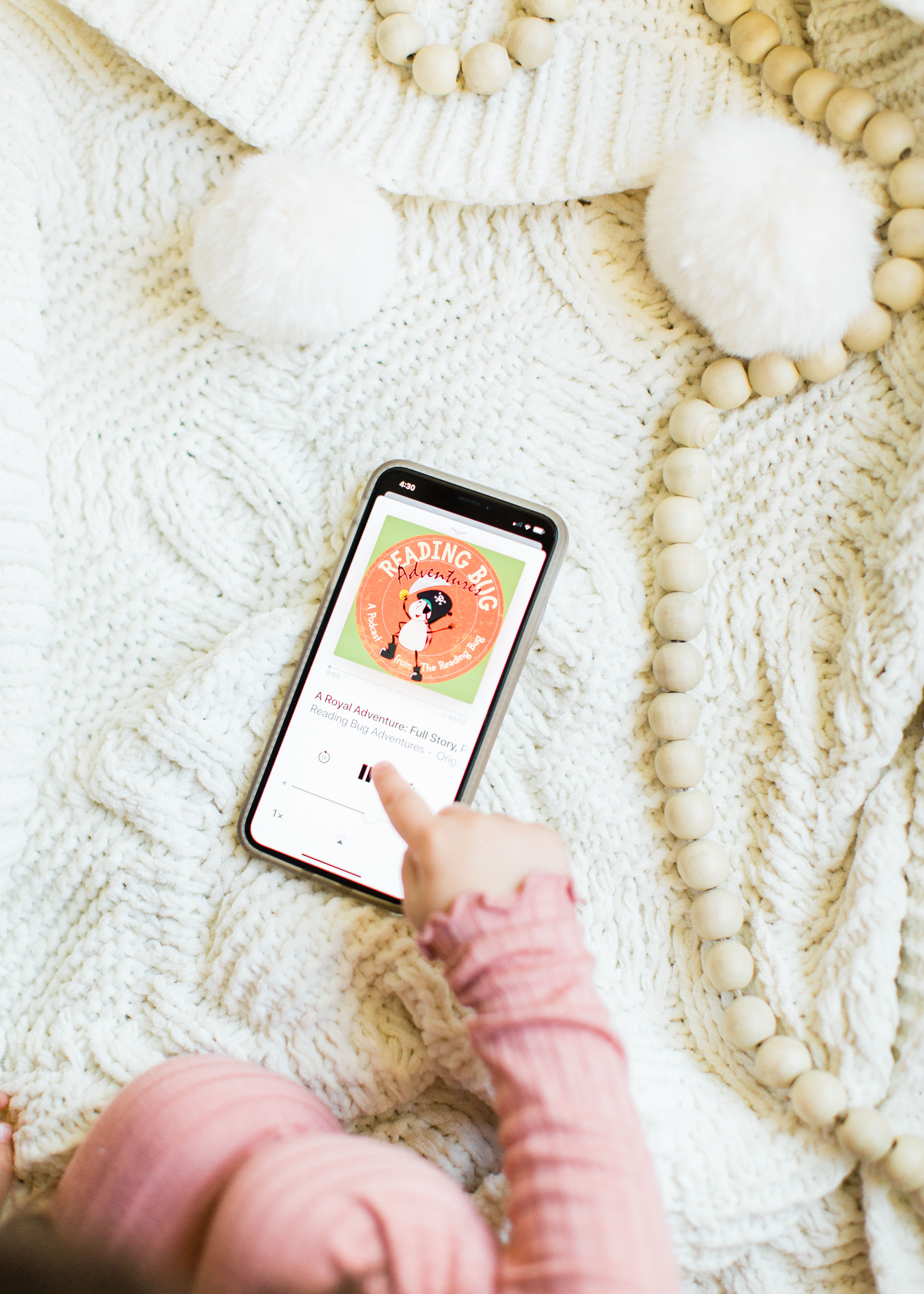 Podcasts are an amazing learning tool, help avoid screen time, are perfect for road trips, keep kids wildly entertained, and are totally free! | Click through for the details. | glitterinc.com | @glitterinc