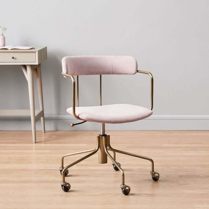 My favorite weekly finds, including this West Elm Lenox Swivel Office Chair | Click through for the details. | glitterinc.com | @glitterinc