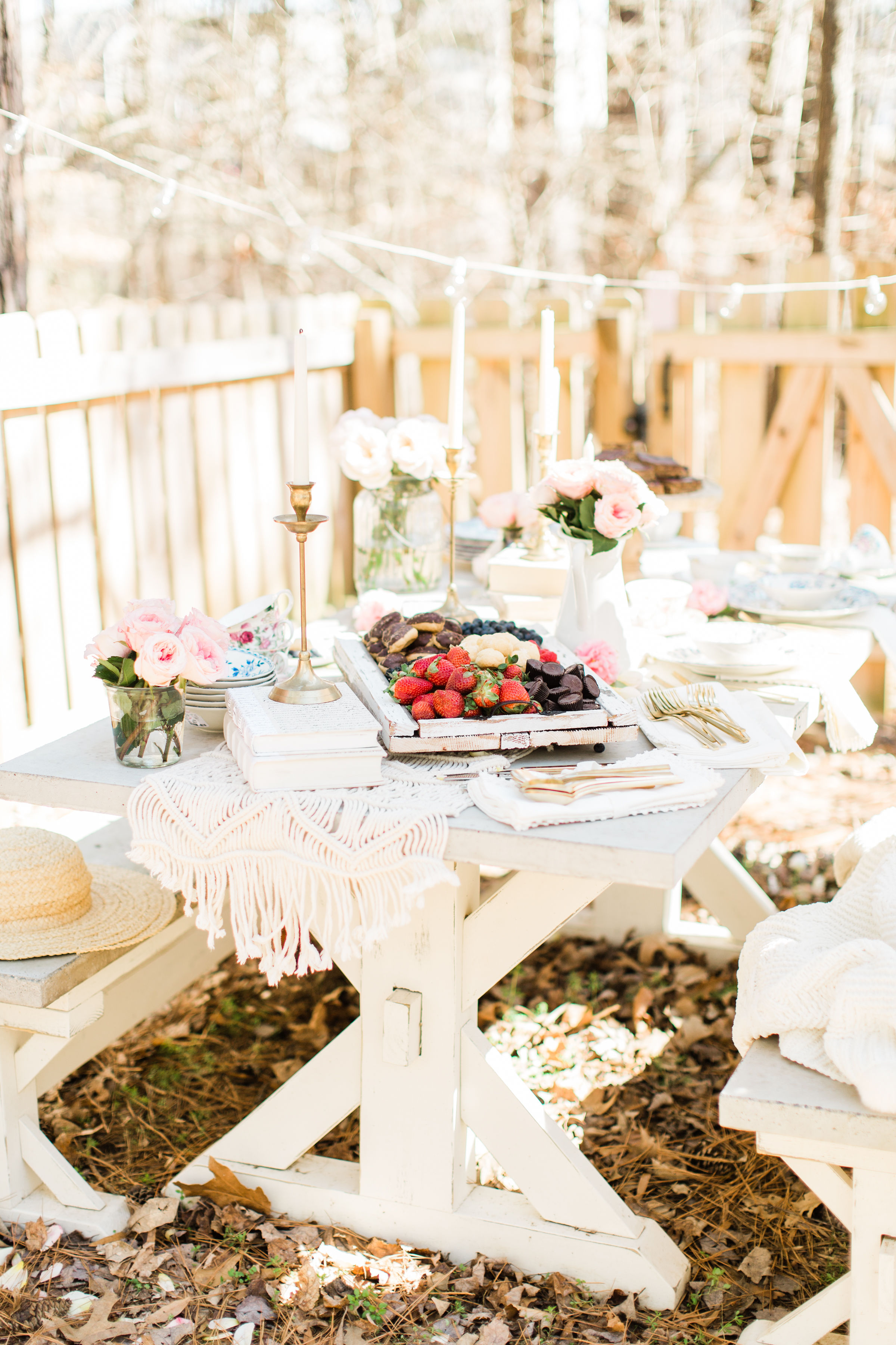 When it comes to a beautiful and bright outdoor party, simplicity is the name of the game.