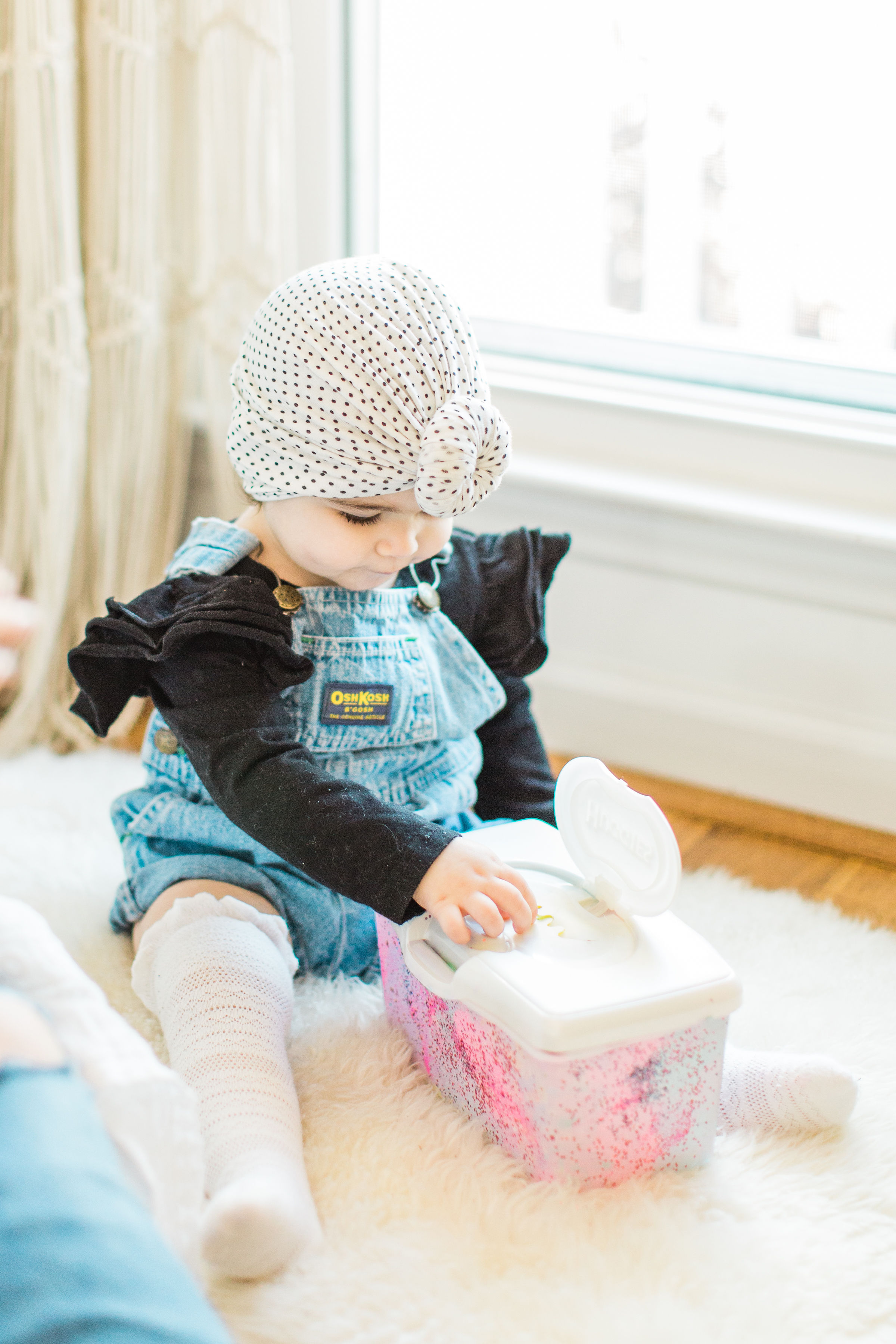 DIY Colorful Scarf Magic Wipes Box Sensory Toy - Glitter, Inc.