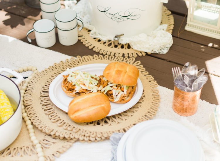 How to Throw a Simple Backyard BBQ Picnic
