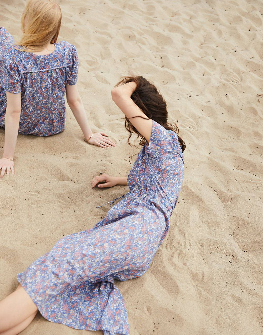 christy dawn White/blue Floral dress M