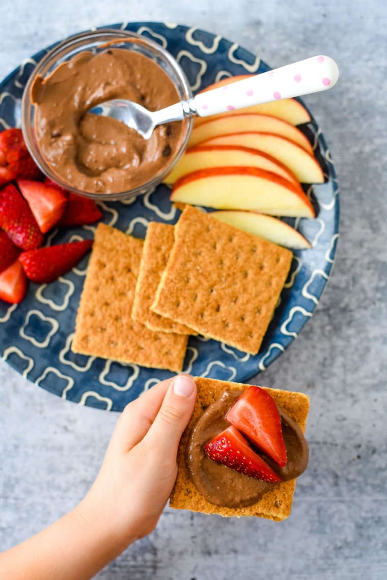 snack with crackers and apples