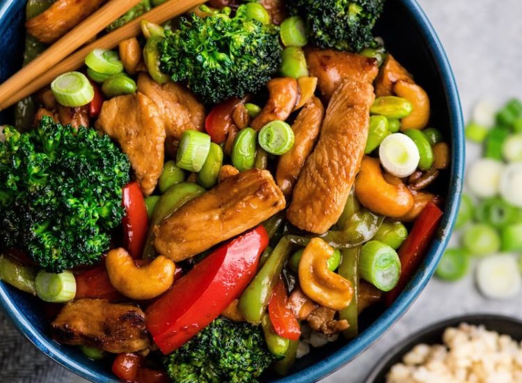 Easy and Delicious Weeknight Dinner Recipes for Busy Parents, Cashew Chicken Stir Fry