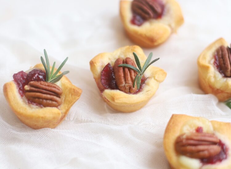 Cranberry Brie Bites - Thanksgiving recipe fall party appetizer - glitterinc.com