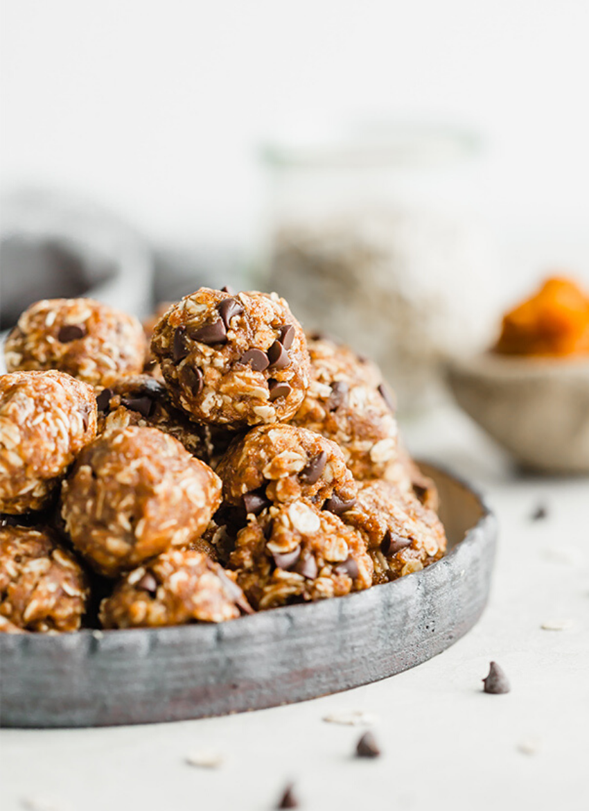 These delicious snacks, packed with the season's best fall flavors, will keep you and your family happily snacking all fall long! Click through for the recipes. | glitterinc.com | @glitterinc // Pumpkin Energy Bites