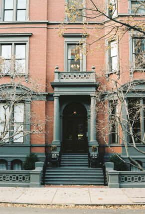 Visiting Boston? These are the must see and cannot miss sights and attractions in Boston, including the best parks, museums, shopping, historic sites, and places to eat throughout the city! | glitterinc.com | @glitterinc