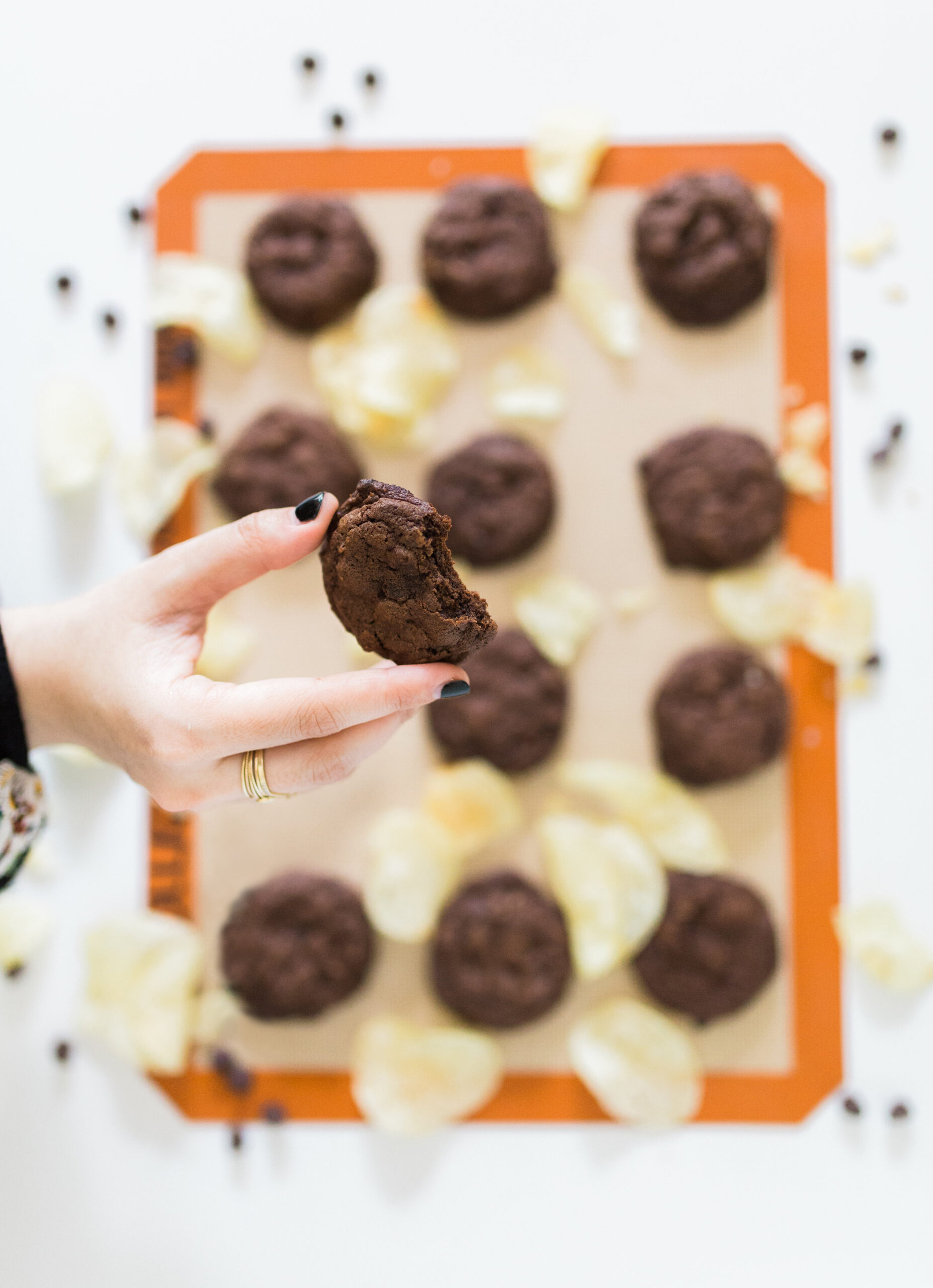 Double Chocolate Potato Chip Cookies, plus how to throw a Christmas cookie exchange this holiday season! These hosting tips will help you to plan one awesome cookie swap party, including more than 40 recipes for our favorite holiday cookies ever! | glitterinc.com | @glitterinc